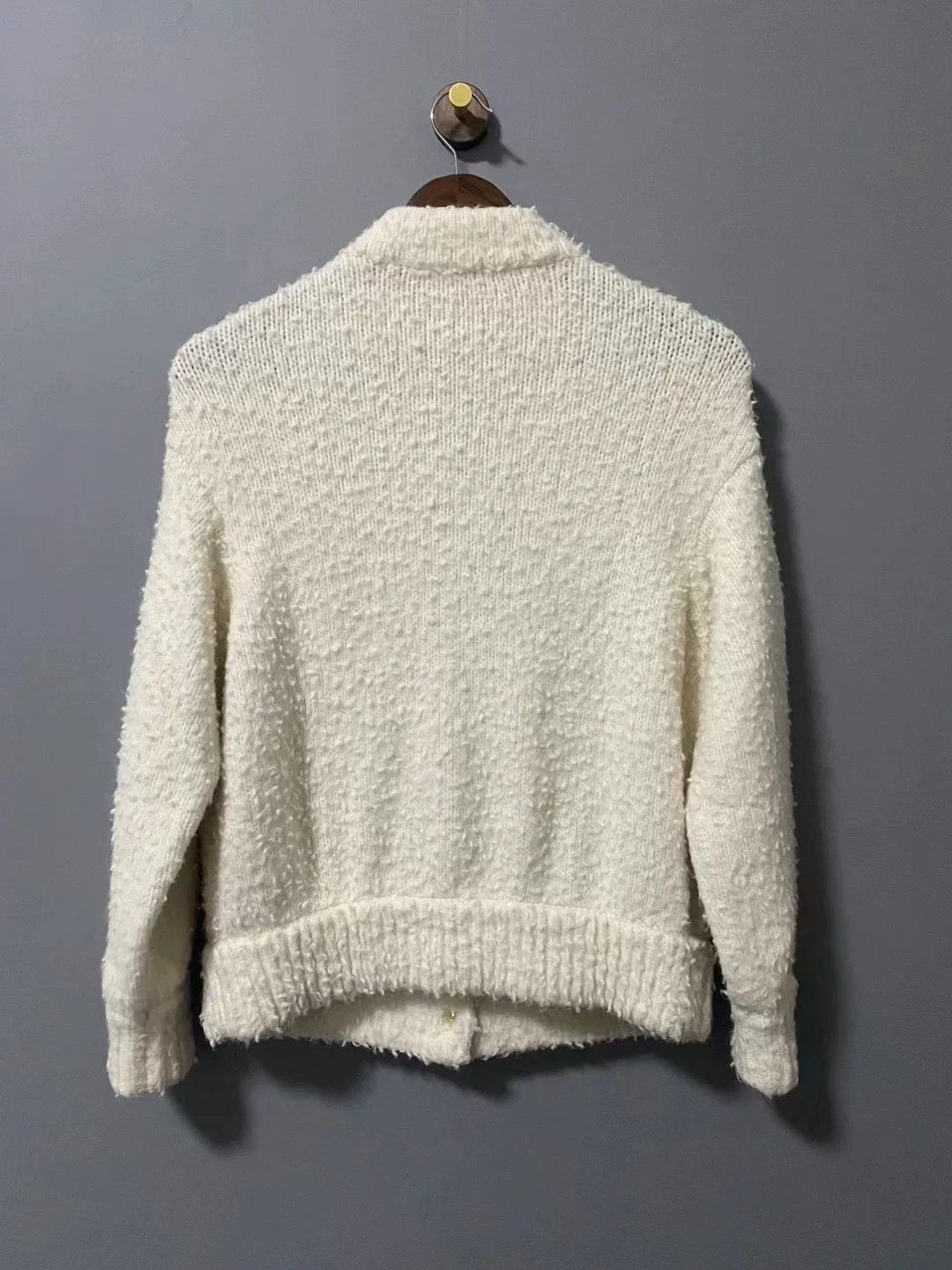 Chanel Chanel White Teddy Coat with Logo Buttons Size US XS / EU 42 / 0 - 3 Thumbnail