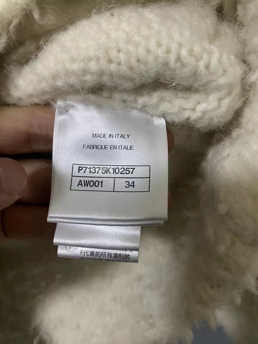 Chanel Chanel White Teddy Coat with Logo Buttons Size US XS / EU 42 / 0 - 7 Thumbnail