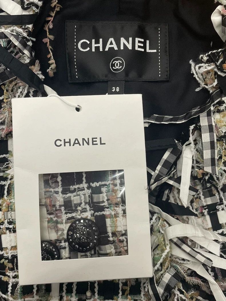 Chanel Chanel 22C Tweed Fringe Jacket Size US M / EU 48-50 / 2 - 4 Thumbnail
