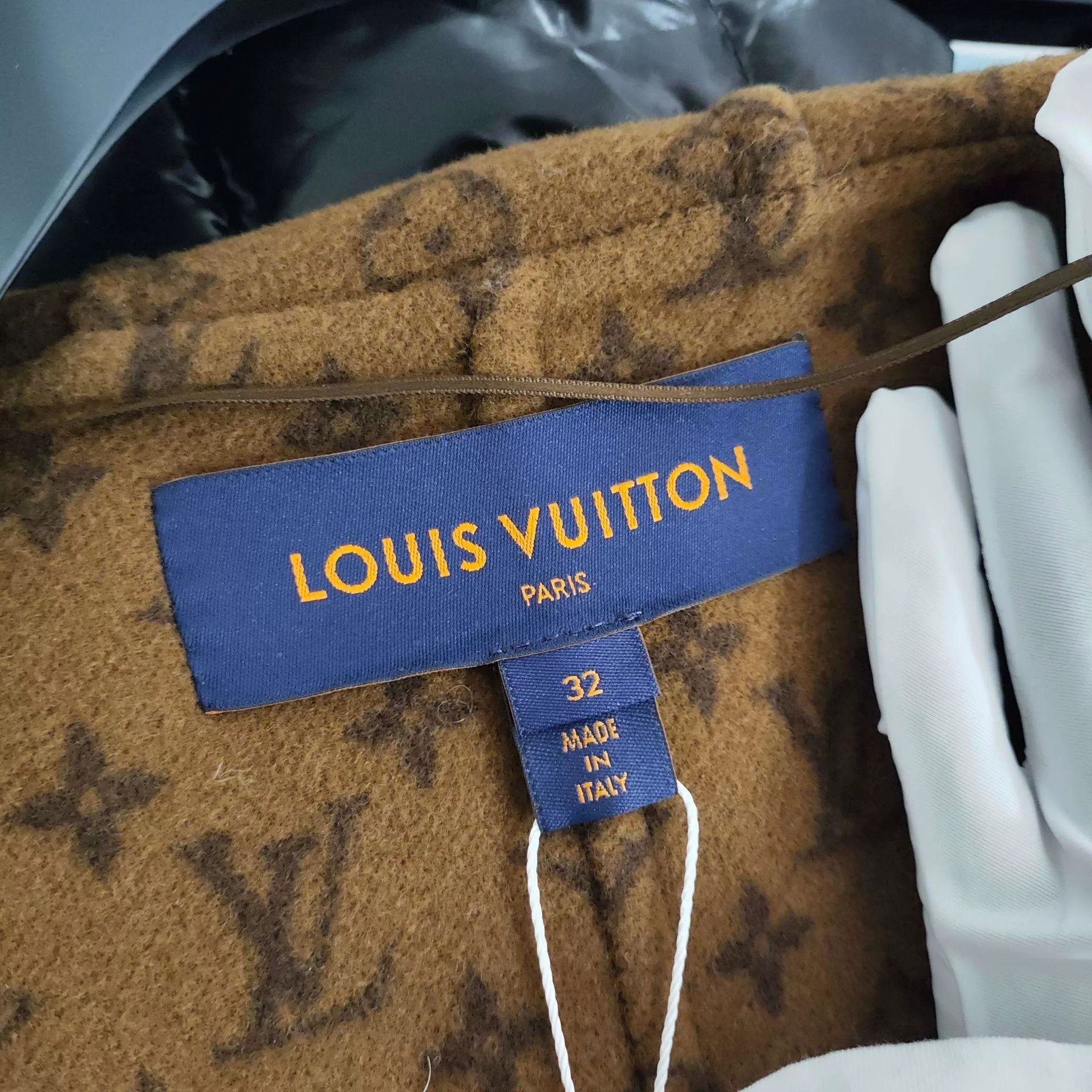 Louis Vuitton Louis Vuitton Monogram Belted Coat Size US M / EU 48-50 / 2 - 2 Thumbnail