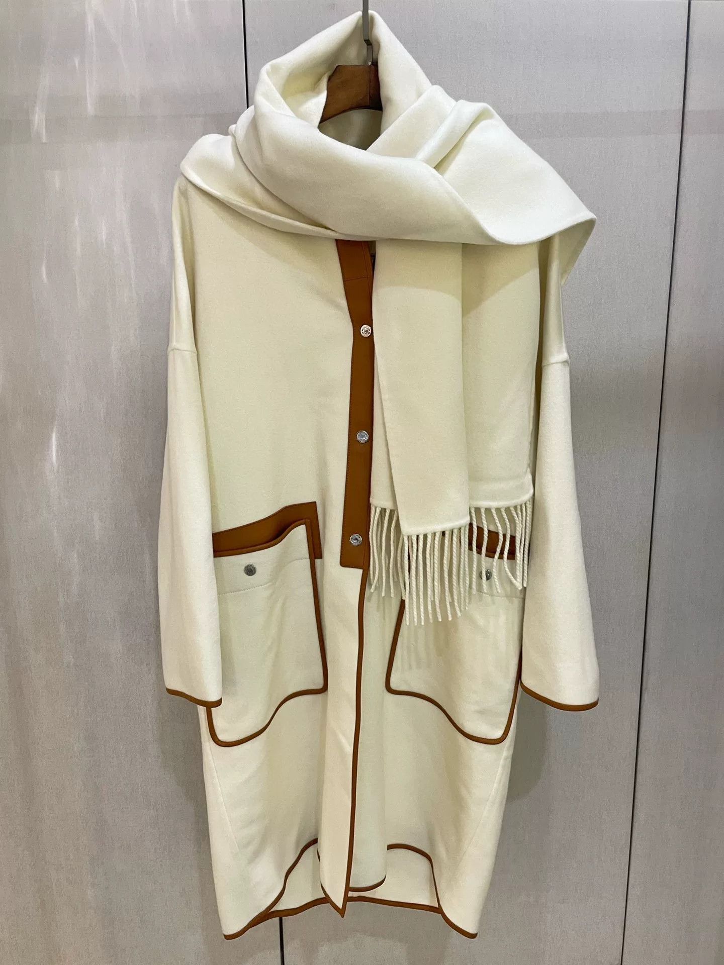 Hermes hermes cashmere fringe scarf coat set Size L / US 10 / IT 46 - 2 Thumbnail