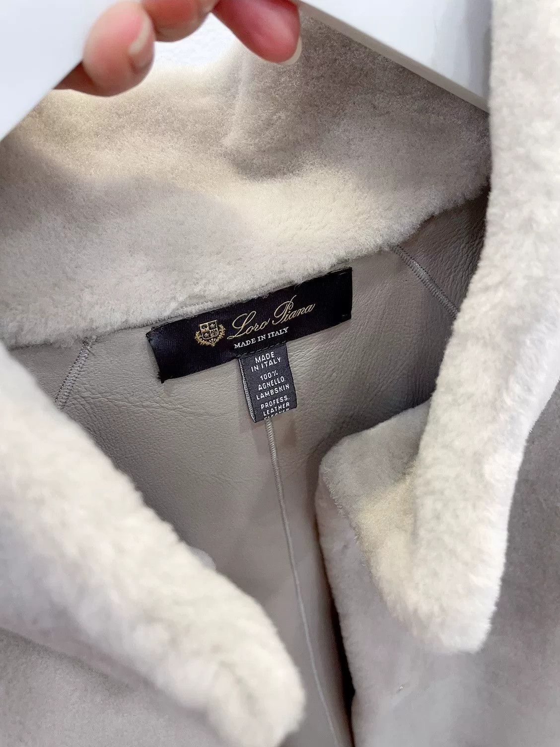 Loro Piana gray fur-lined cape by Loro Piana Size US S / EU 44-46 / 1 - 3 Thumbnail