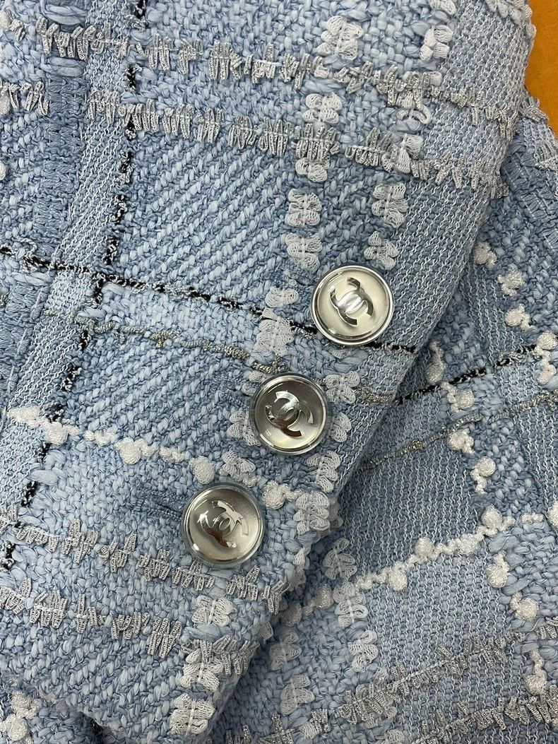 Chanel Chanel Blue Plaid Tweed Jacket Size US M / EU 48-50 / 2 - 2 Thumbnail