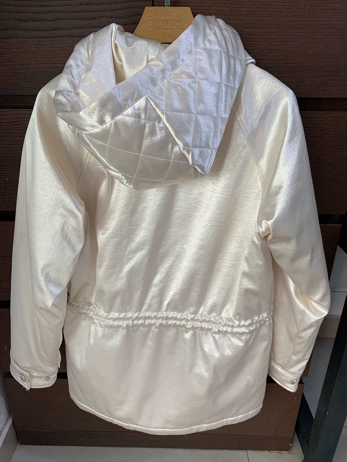 Chanel Chanel 23N White Satin Long Down Coat Size US M / EU 48-50 / 2 - 2 Thumbnail