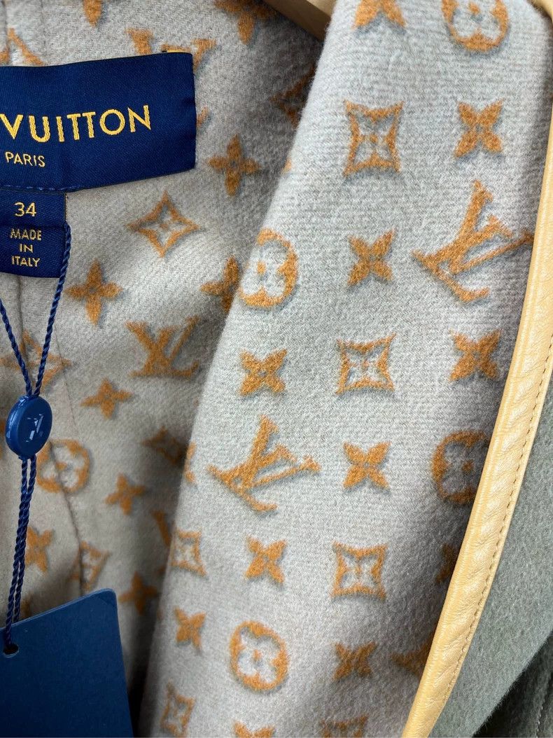 Louis Vuitton Louis Vuitton Monogram Hooded Wool Coat Size US S / EU 44-46 / 1 - 4 Thumbnail