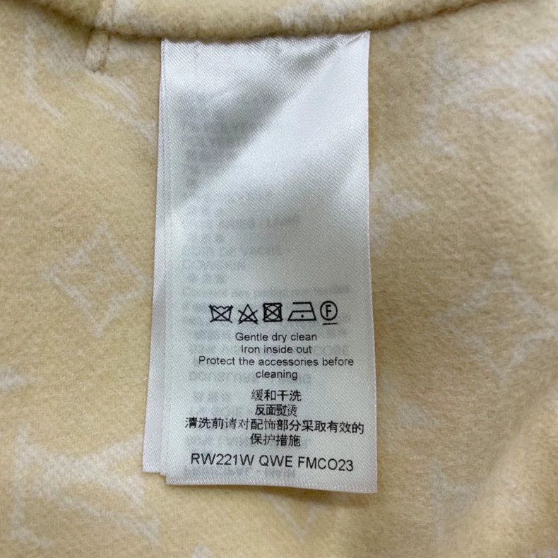 Louis Vuitton Louis Vuitton Yellow Logo Robe Coat Size US XXS / EU 40 - 5 Thumbnail