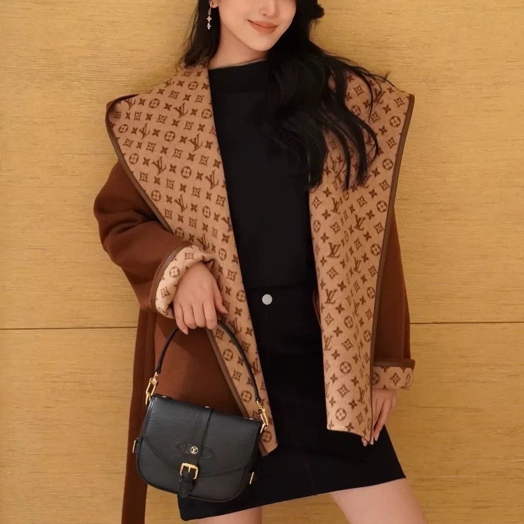 Louis Vuitton Louis Vuitton FW24 Wrap Belted Cashmere Coat Size US S / EU 44-46 / 1 - 4 Thumbnail