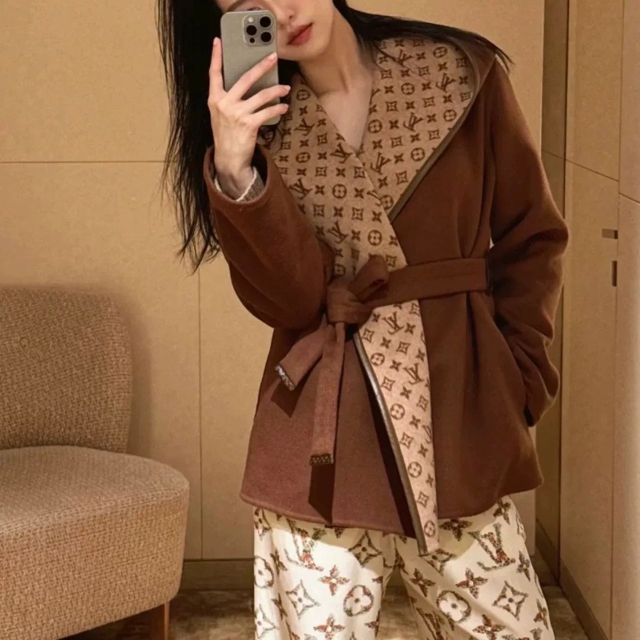 Louis Vuitton Louis Vuitton FW24 Wrap Belted Cashmere Coat Size US S / EU 44-46 / 1 - 3 Thumbnail