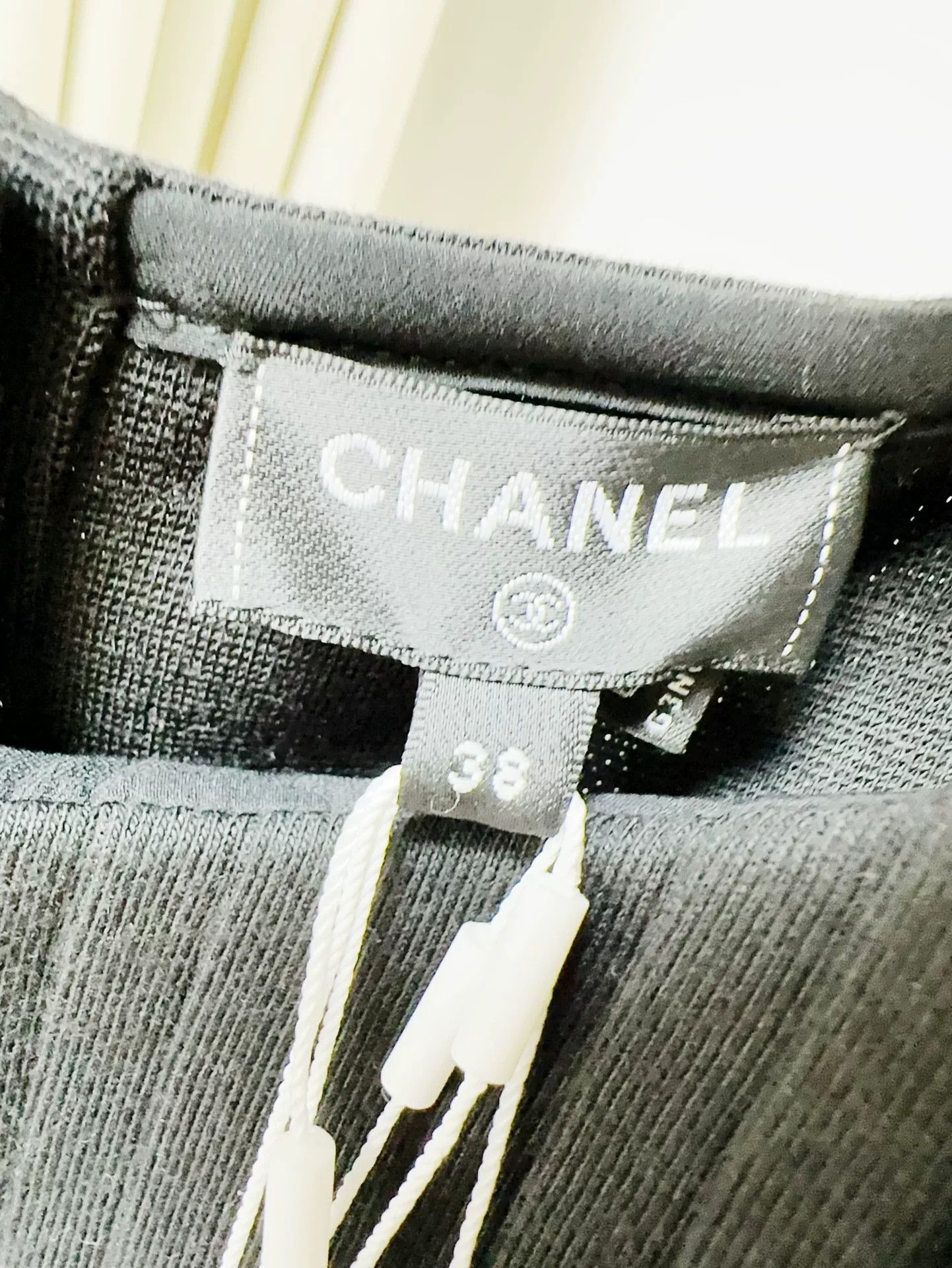 Chanel Chanel 22A Pearl CC Logo Sleeveless Top Size US M / EU 48-50 / 2 - 5 Thumbnail
