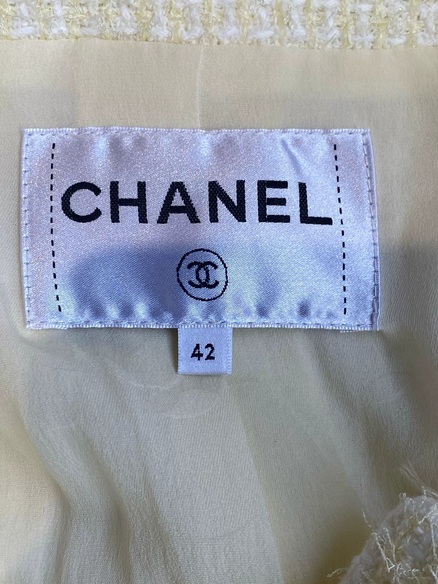 Chanel Chanel 23S Yellow Diamond Button Coat Size US XL / EU 56 / 4 - 3 Thumbnail
