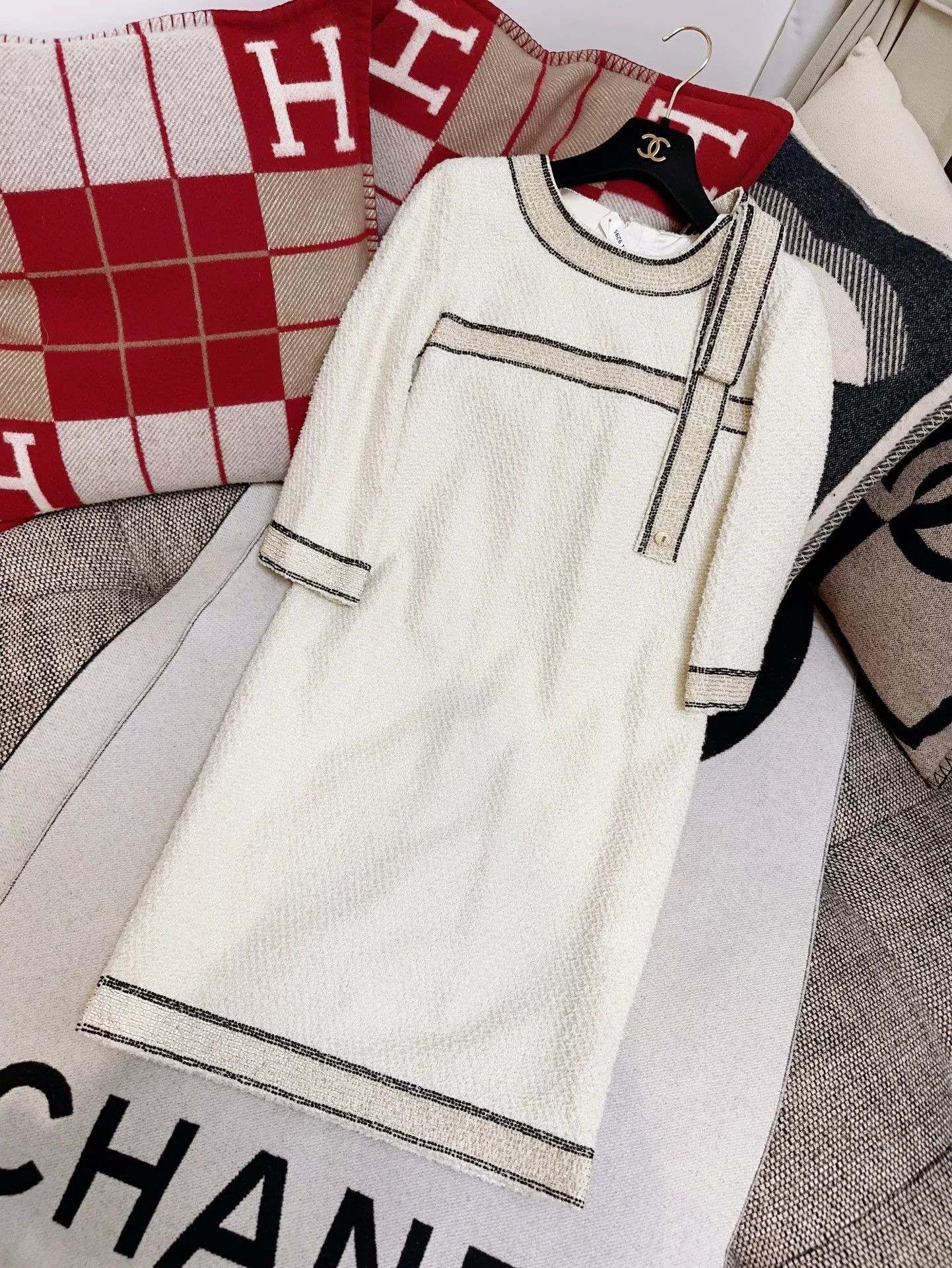 Chanel beige bow tie woven dress Size US 36 / EU 52 - 8 Thumbnail