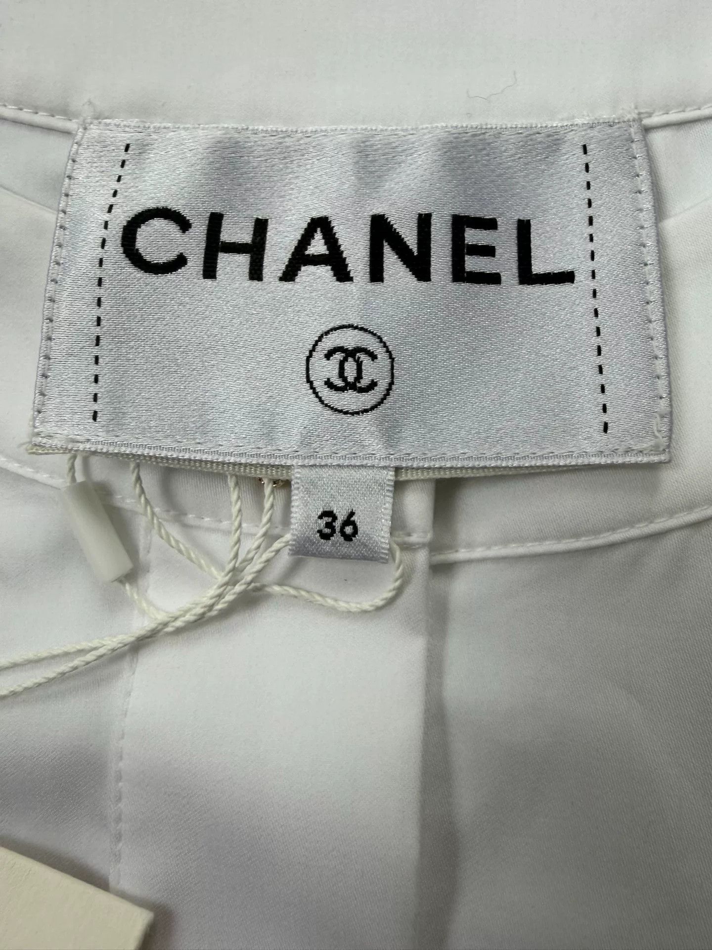 Chanel Chanel White Four-Pocket Shirt Size 36 Size US S / EU 44-46 / 1 - 5 Thumbnail