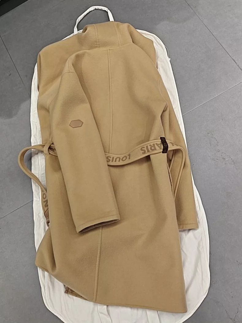 Louis Vuitton LV Beige Monogram Belted Coat Size US L / EU 52-54 / 3 - 2 Thumbnail