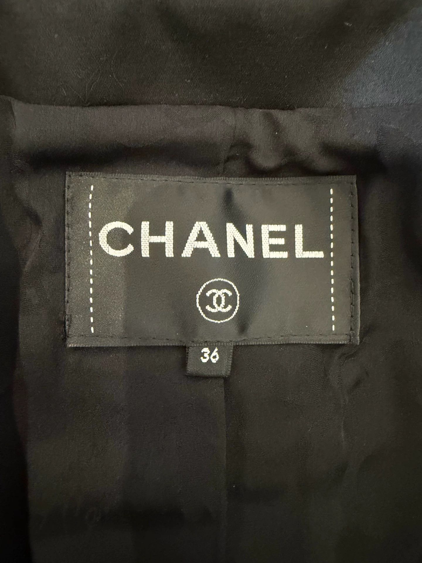 Chanel Chanel Tweed Beaded Jacket Size US S / EU 44-46 / 1 - 3 Thumbnail