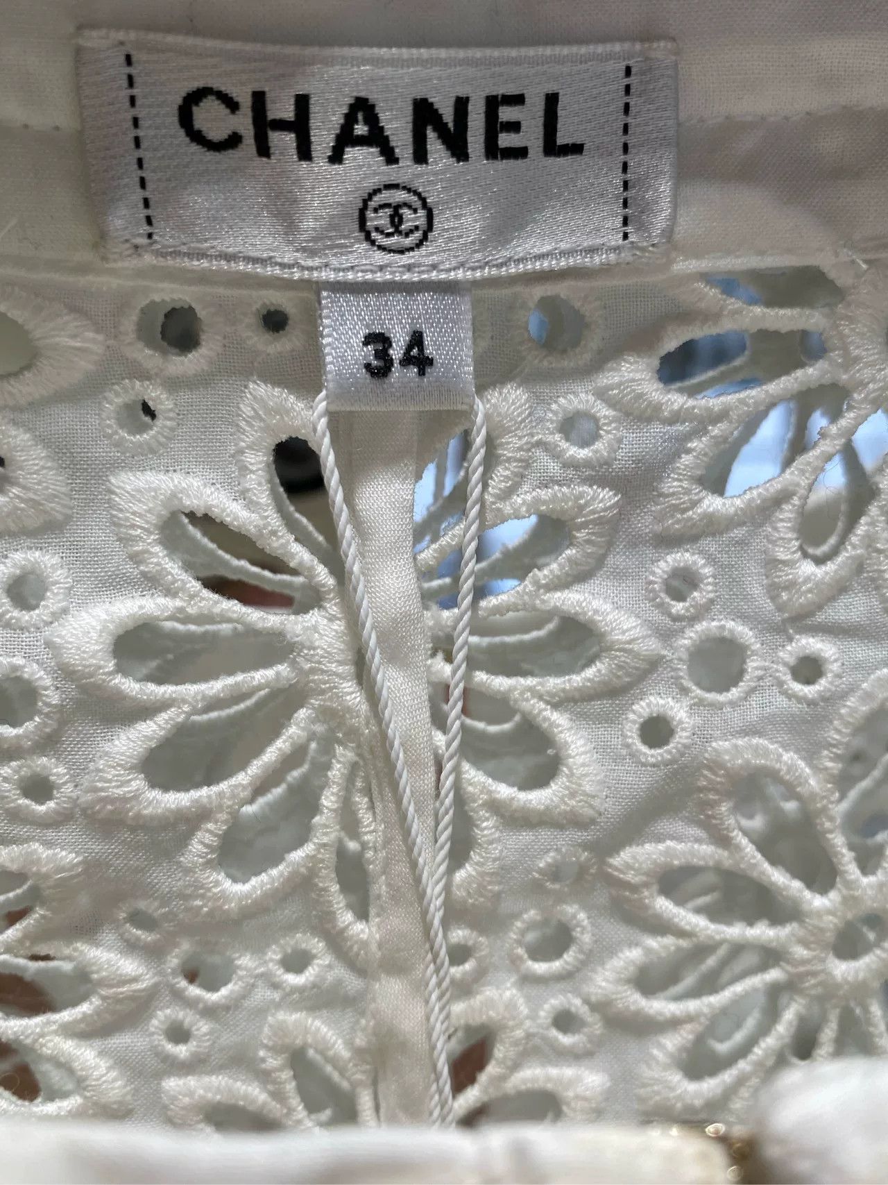 Chanel Chanel 2021 White Openwork Cardigan Size US XS / EU 42 / 0 - 2 Thumbnail