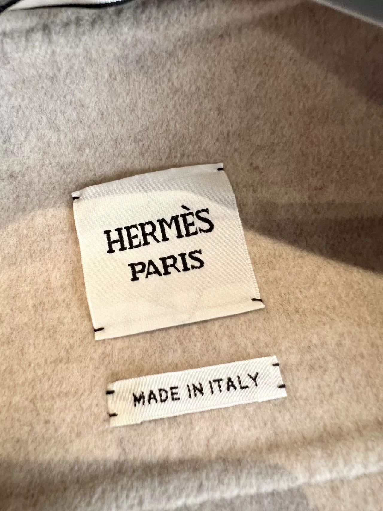 Hermes Hermes Women's Beige Cashmere Jacket Size US M / EU 48-50 / 2 - 8 Thumbnail