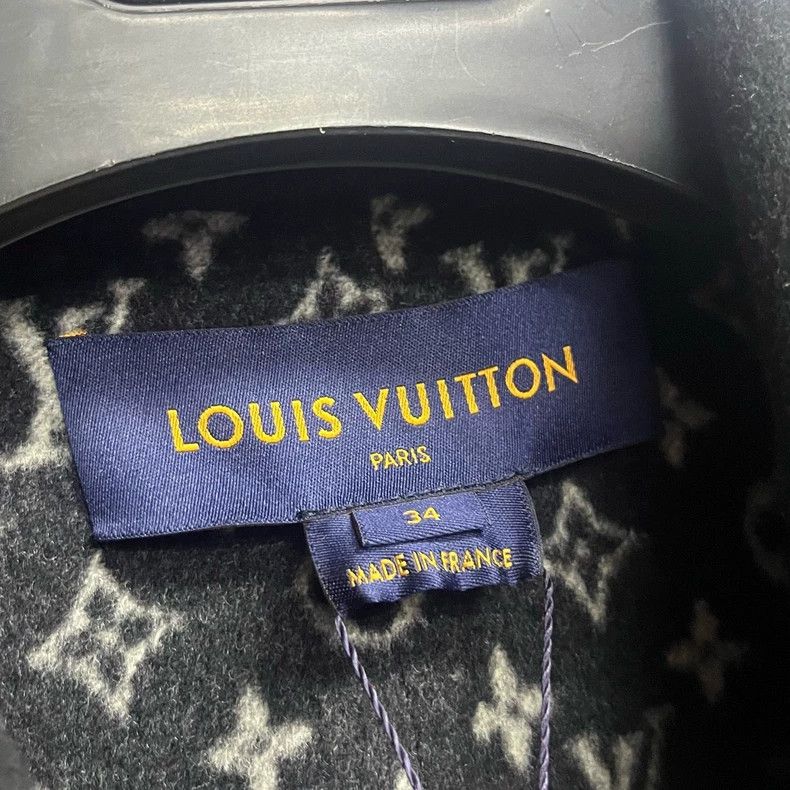 Louis Vuitton Louis Vuitton Black Logo Wool Hooded Coat Size US S / EU 44-46 / 1 - 5 Thumbnail