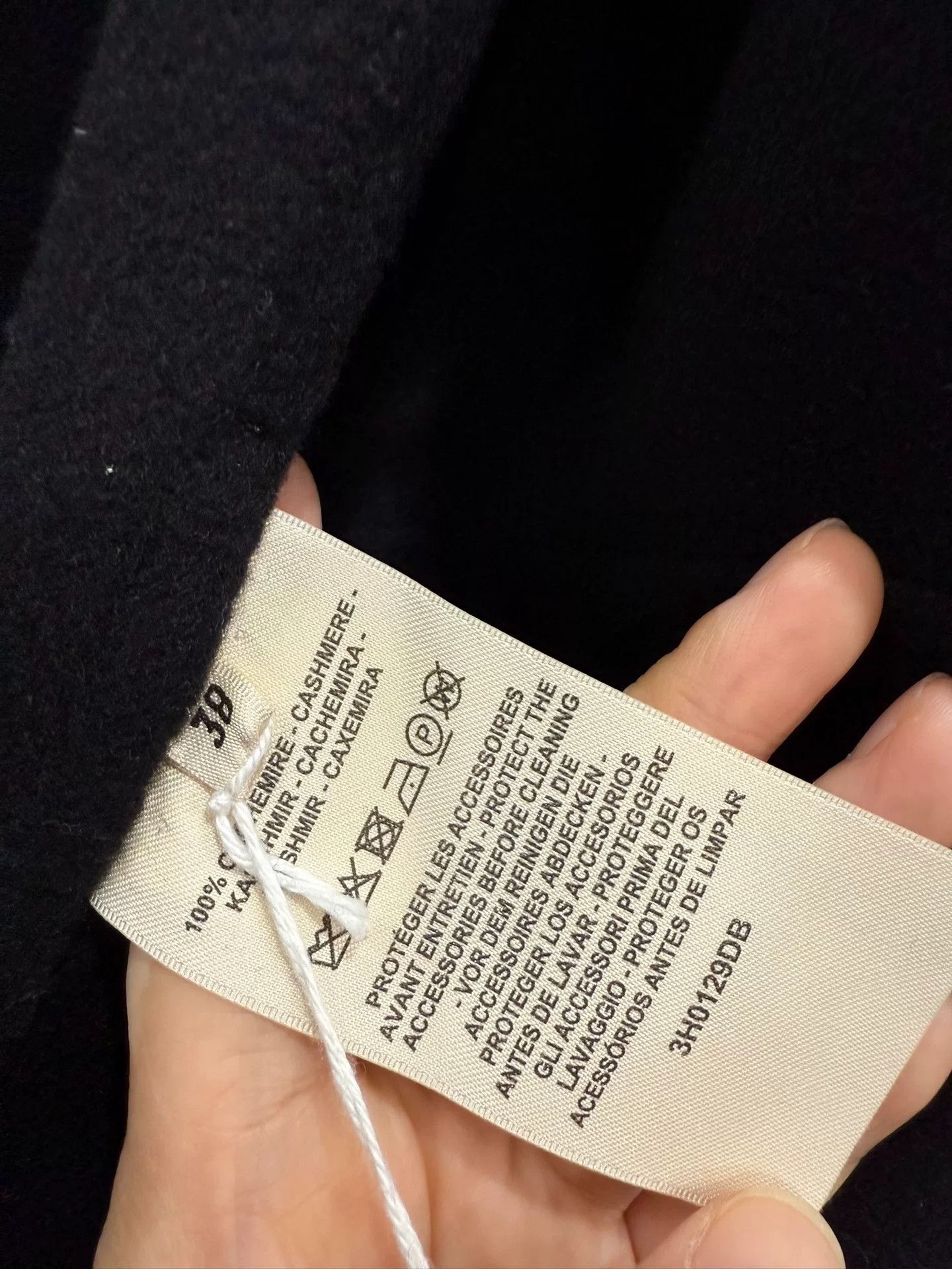 Hermes black cashmere coat from hermes brand Size US M / EU 48-50 / 2 - 7 Thumbnail