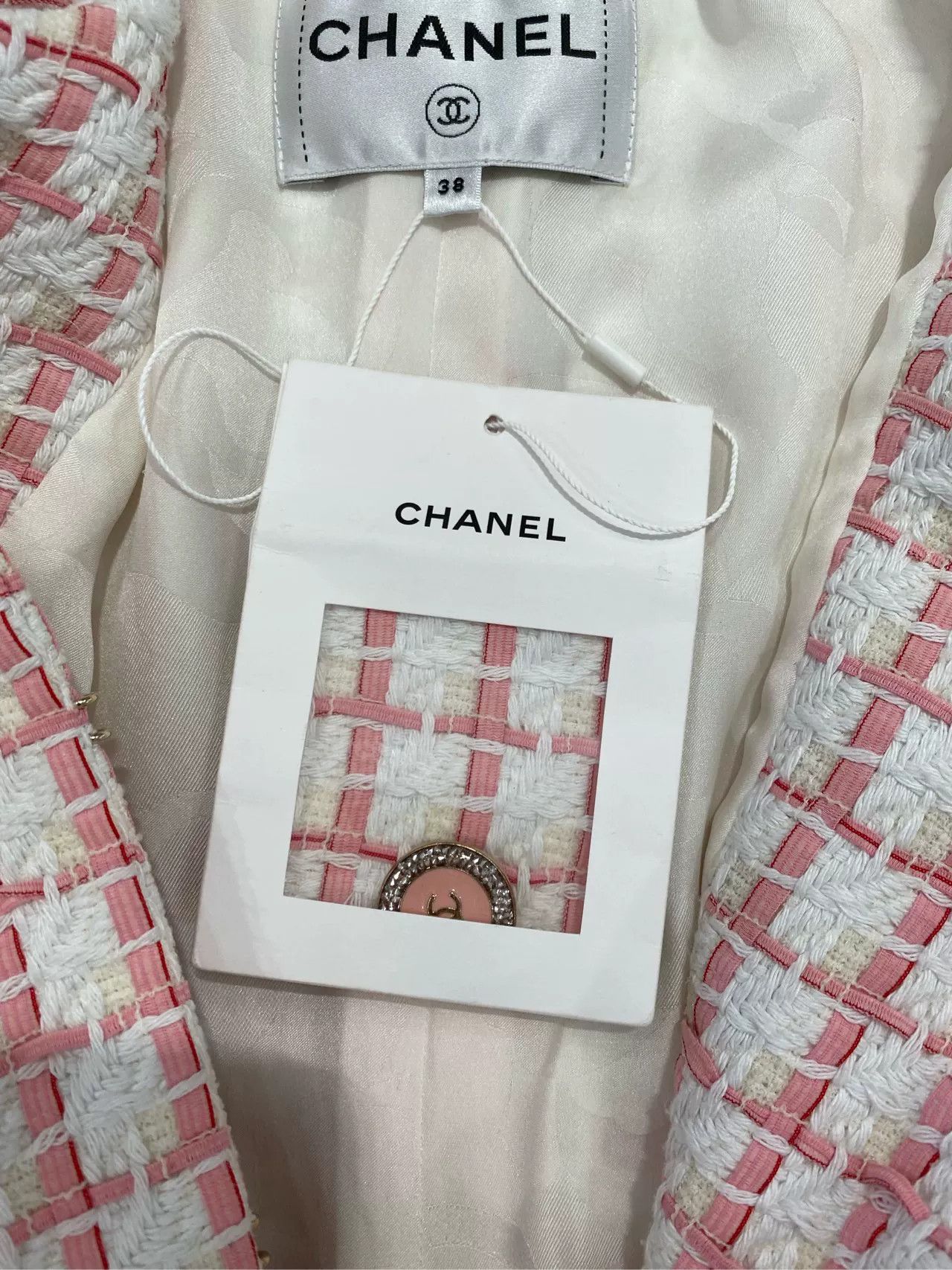 Chanel Chanel 2022 Pink Oversized Jacket FR38 Size US S / EU 44-46 / 1 - 3 Thumbnail