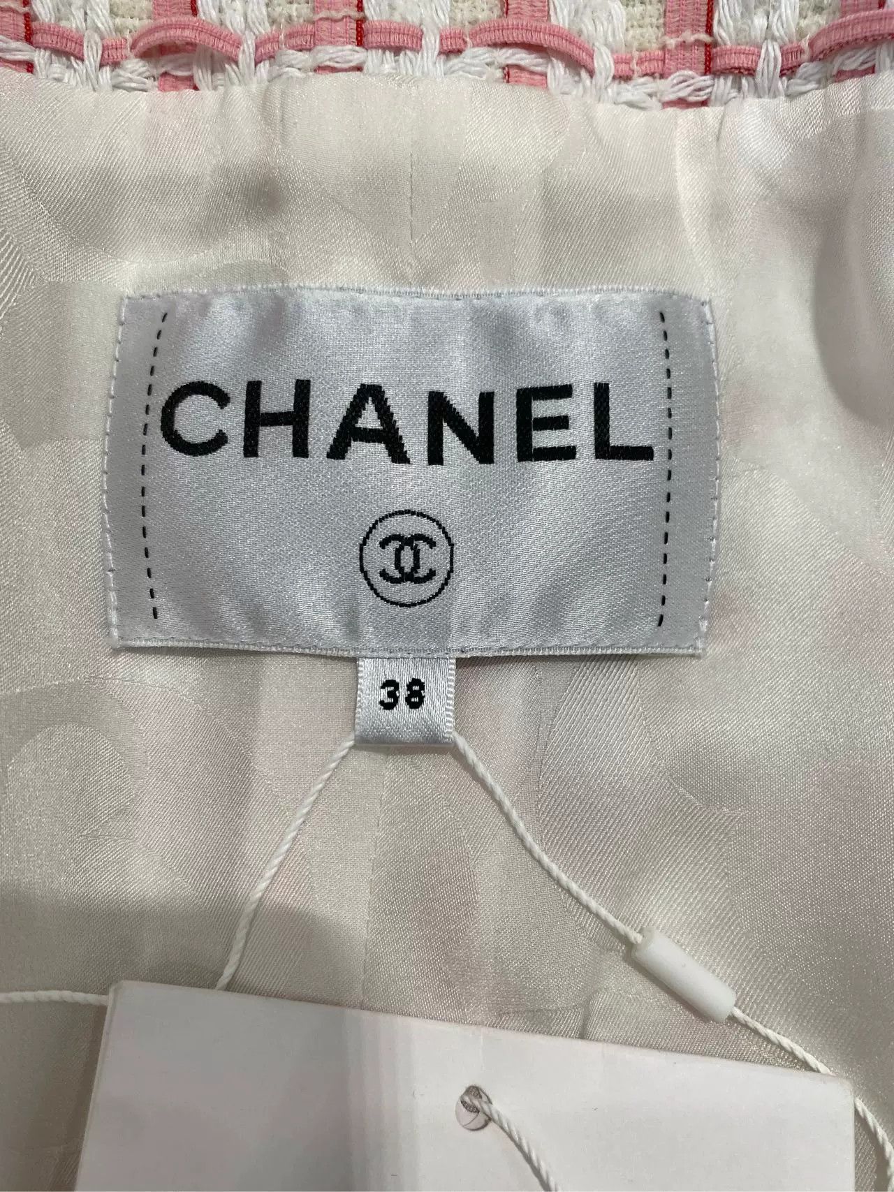Chanel Chanel 2022 Pink Oversized Jacket FR38 Size US S / EU 44-46 / 1 - 4 Thumbnail