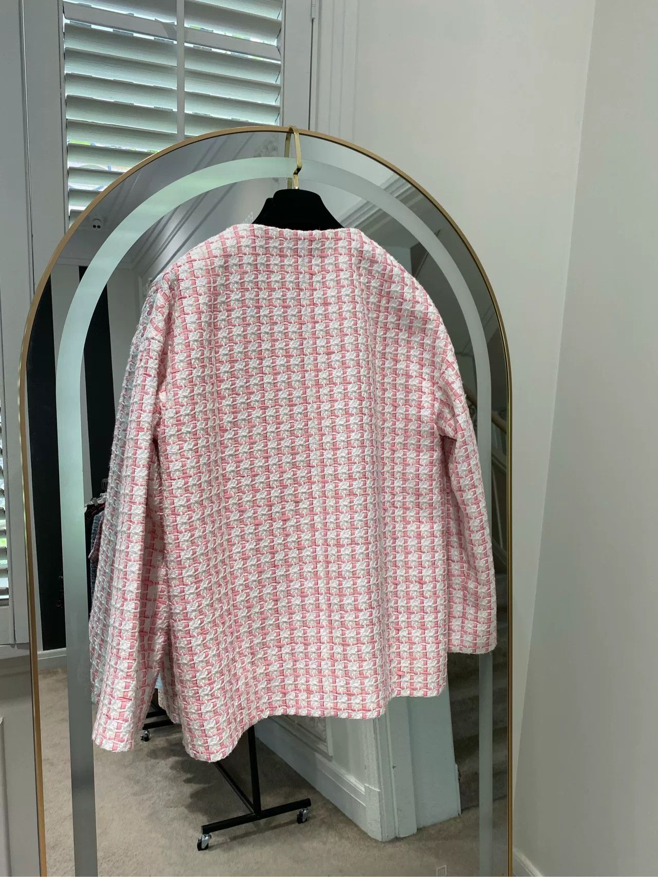 Chanel Chanel 2022 Pink Oversized Jacket FR38 Size US S / EU 44-46 / 1 - 2 Thumbnail