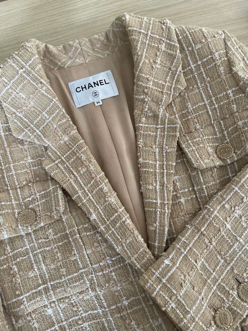 Chanel 2019 Beige Silhouette Blazer fr34