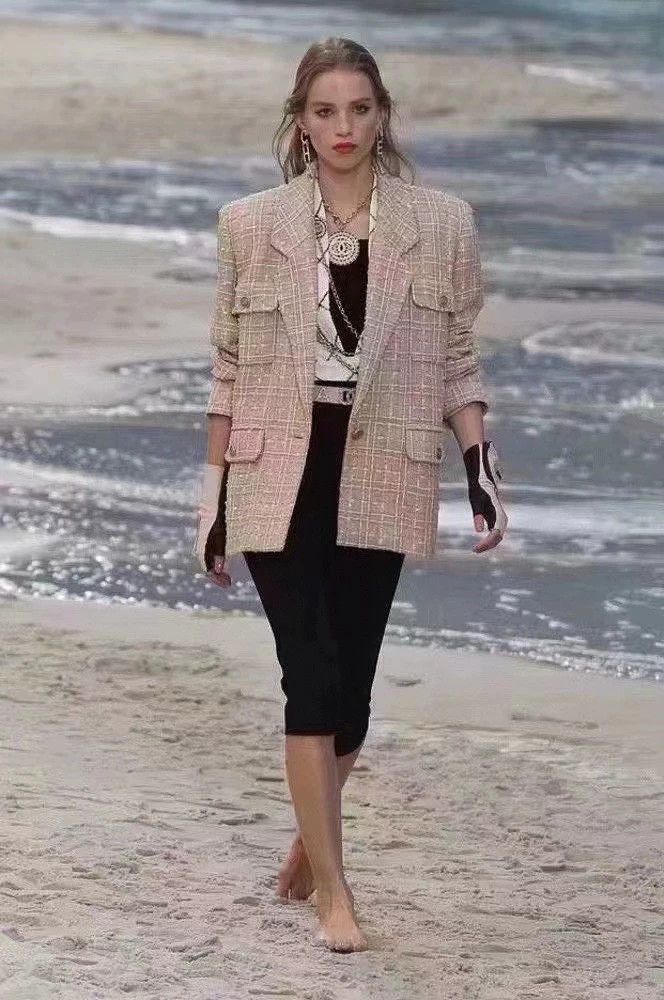 Chanel 2019 Beige Silhouette Blazer fr34