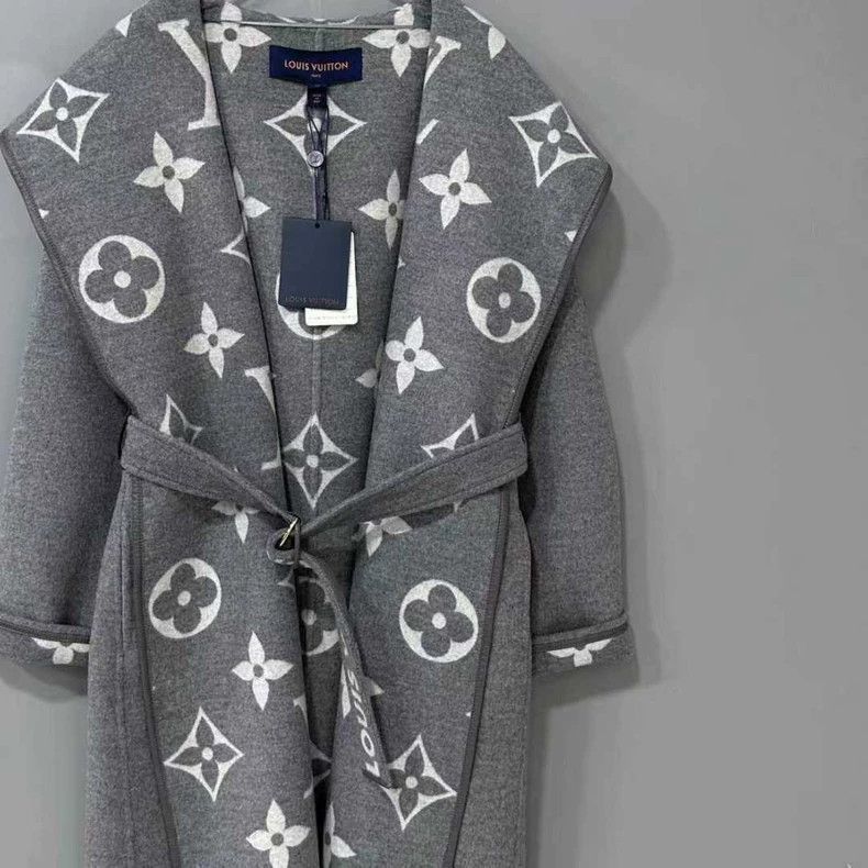 Louis Vuitton Louis Vuitton Monogram Robe Coat Size US XS / EU 42 / 0 - 2 Thumbnail