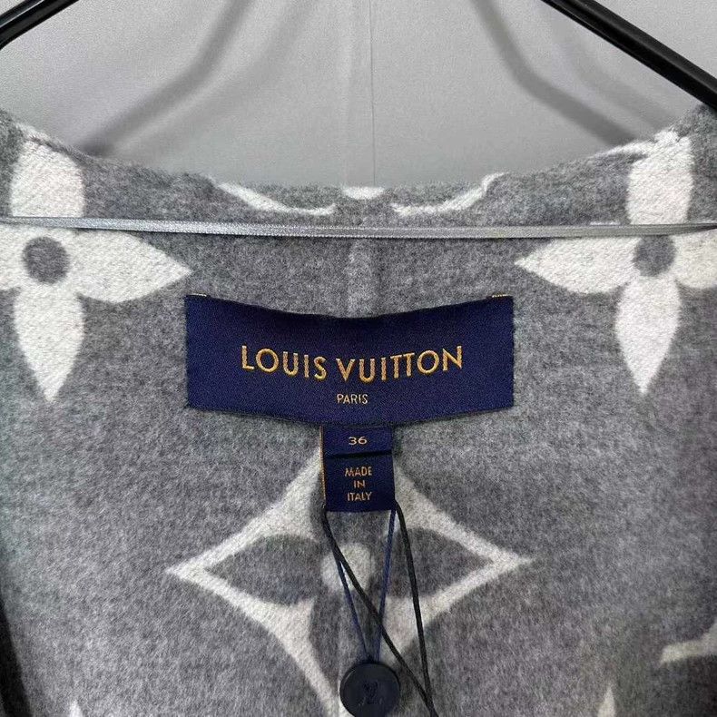Louis Vuitton Louis Vuitton Monogram Robe Coat Size US XS / EU 42 / 0 - 7 Thumbnail