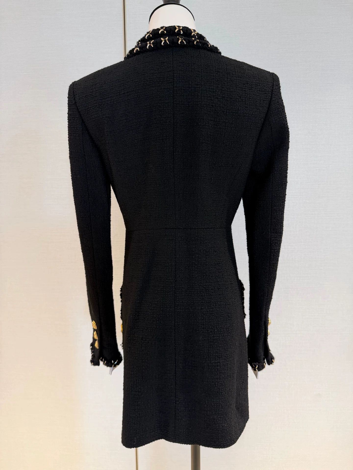 Chanel Chanel Metiers d'Art Black Gold Coat Size US XS / EU 42 / 0 - 2 Thumbnail