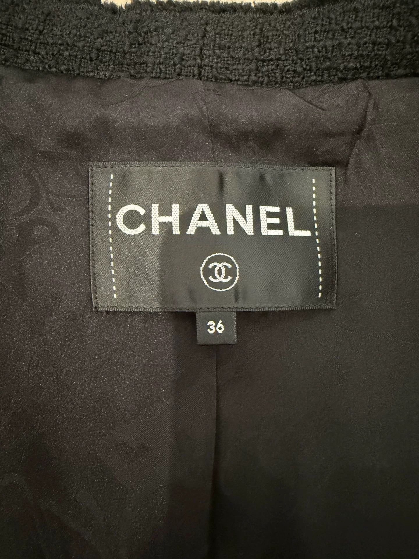 Chanel Chanel Metiers d'Art Black Gold Coat Size US XS / EU 42 / 0 - 3 Thumbnail