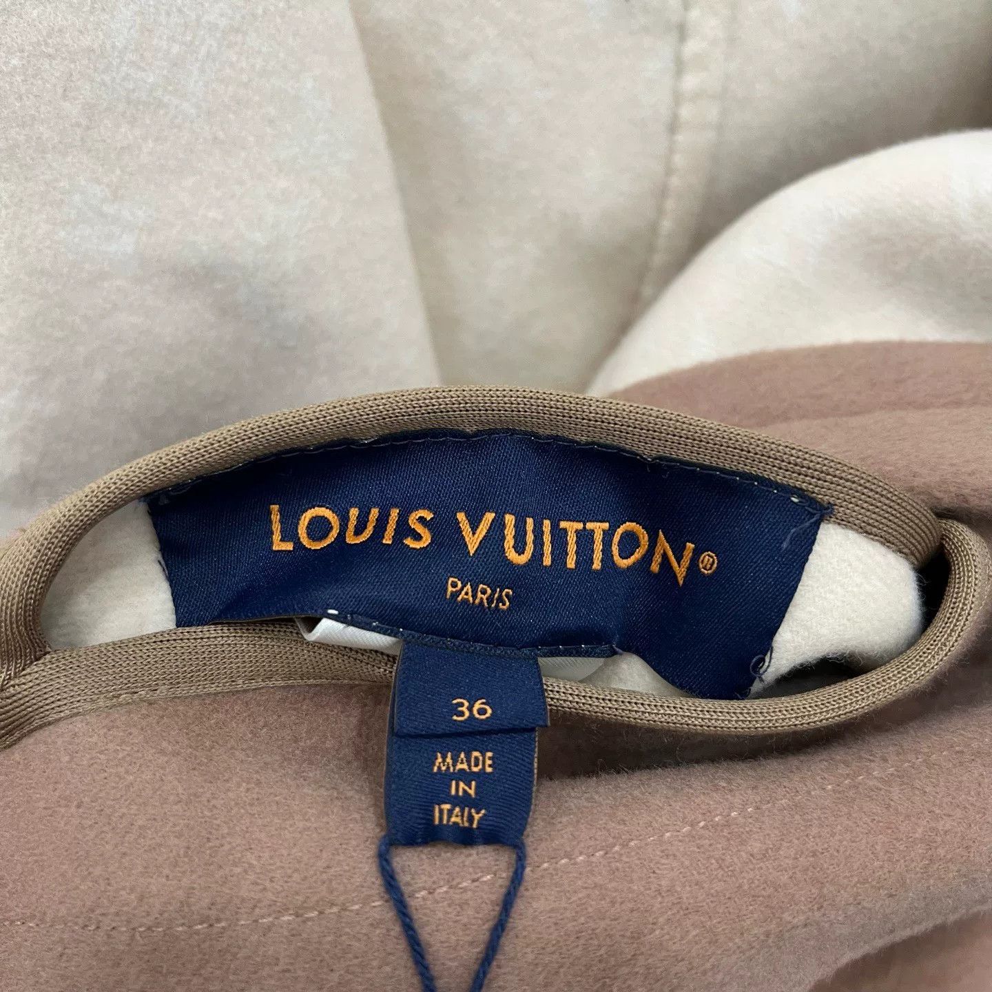 Louis Vuitton Louis Vuitton Beige Double-Sided Hooded Coat Size US S / EU 44-46 / 1 - 9 Thumbnail