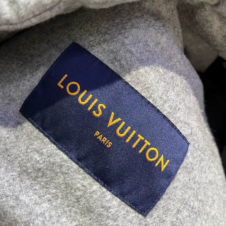 Louis Vuitton Louis Vuitton Gray Quilted Zip Jacket Size US S / EU 44-46 / 1 - 3 Thumbnail