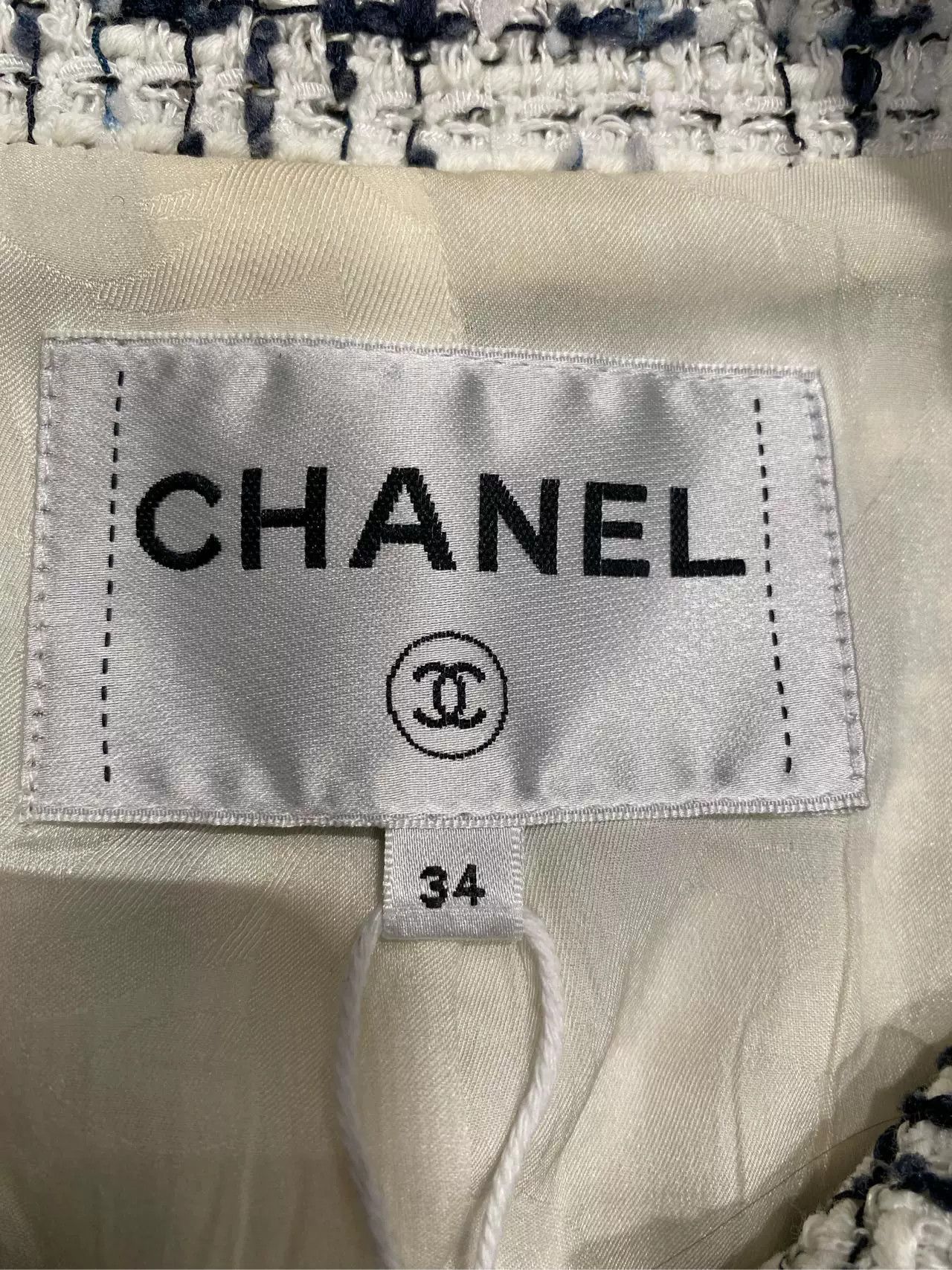 Chanel Chanel 2022 Black and White Four-Pocket Tweed Jacket Size US XS / EU 42 / 0 - 4 Thumbnail