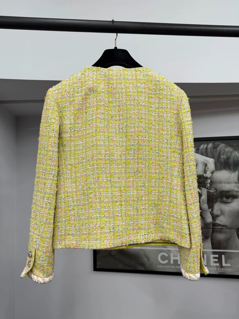 Chanel Chanel 24C Yellow-Green Jacket Size US M / EU 48-50 / 2 - 3 Thumbnail