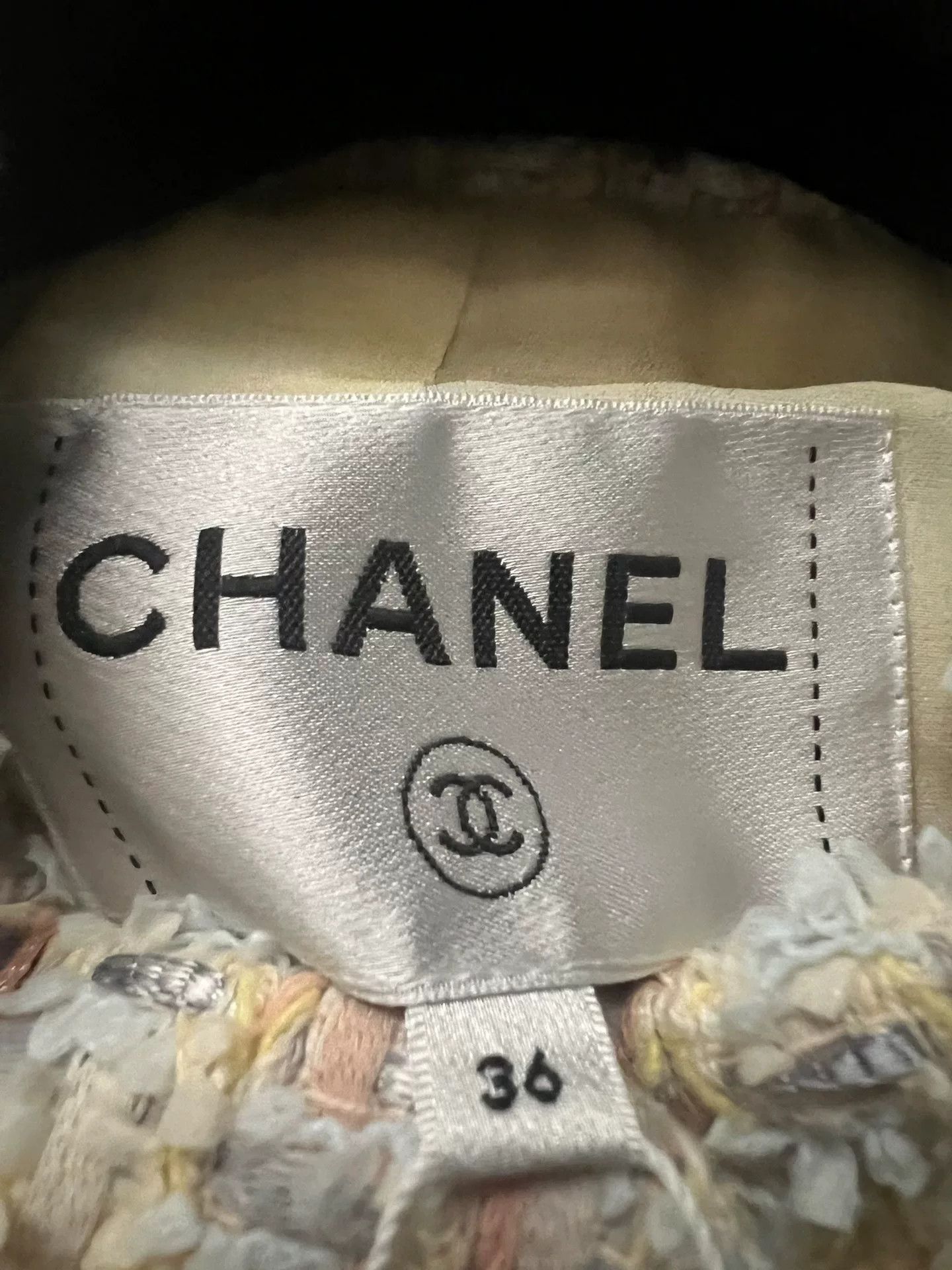 Chanel Chanel 25P Tweed Jacket Size 36 Size US S / EU 44-46 / 1 - 2 Thumbnail