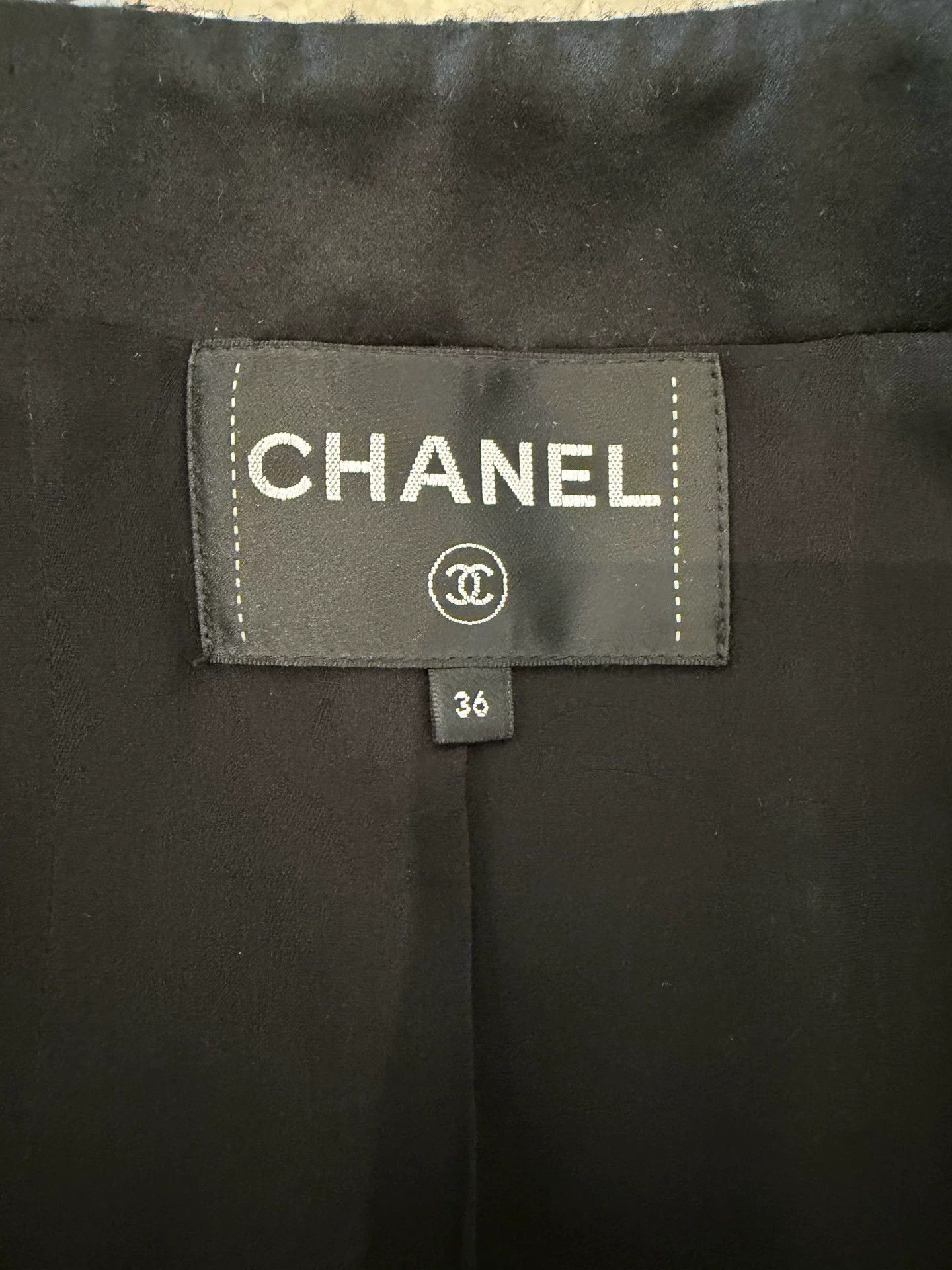 Chanel Chanel 21k Sequin Embroidered Jacket Size US S / EU 44-46 / 1 - 3 Thumbnail