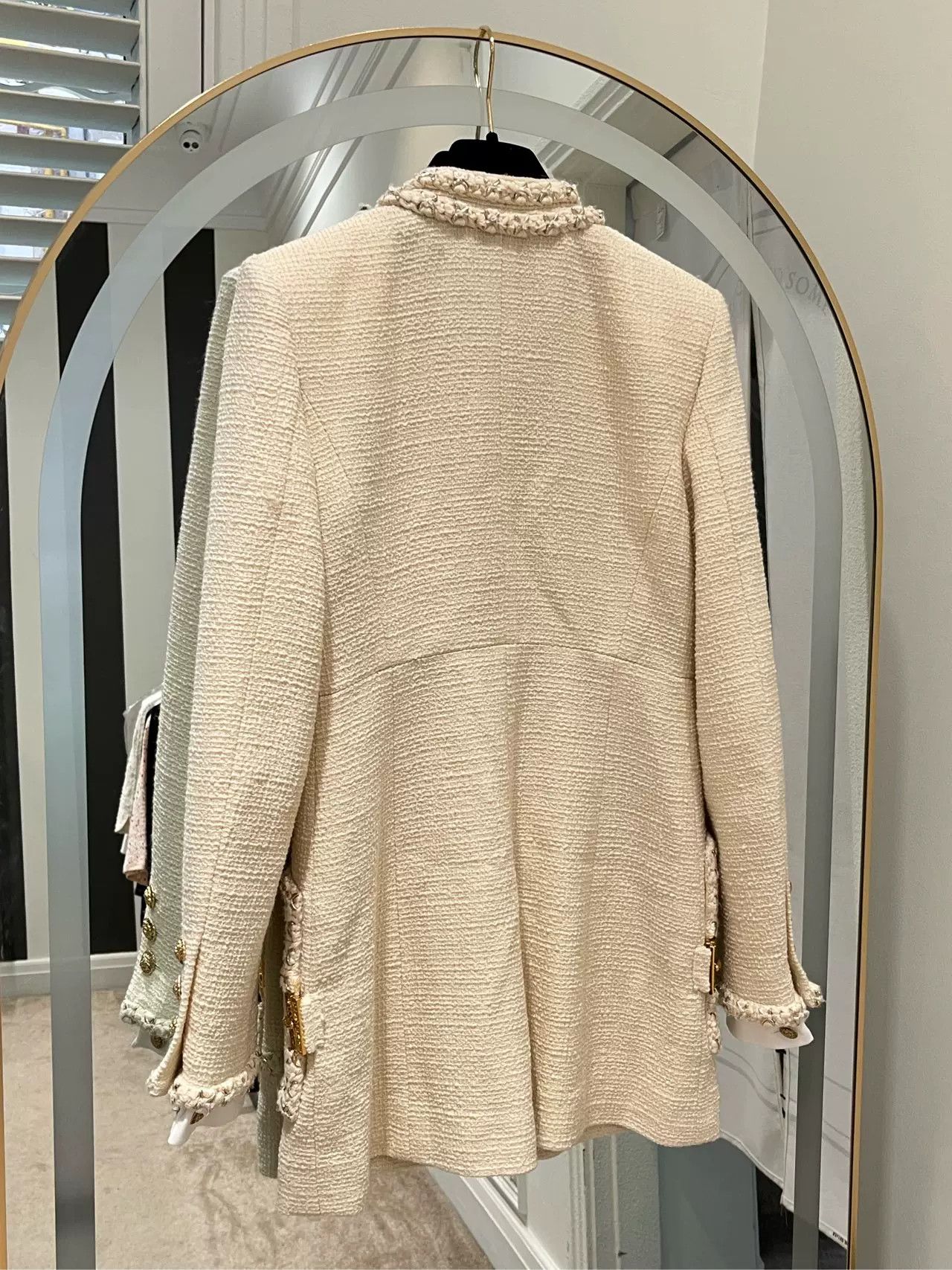 Chanel Chanel 2017 Metiers d'Art White Coat Size US XS / EU 42 / 0 - 2 Thumbnail