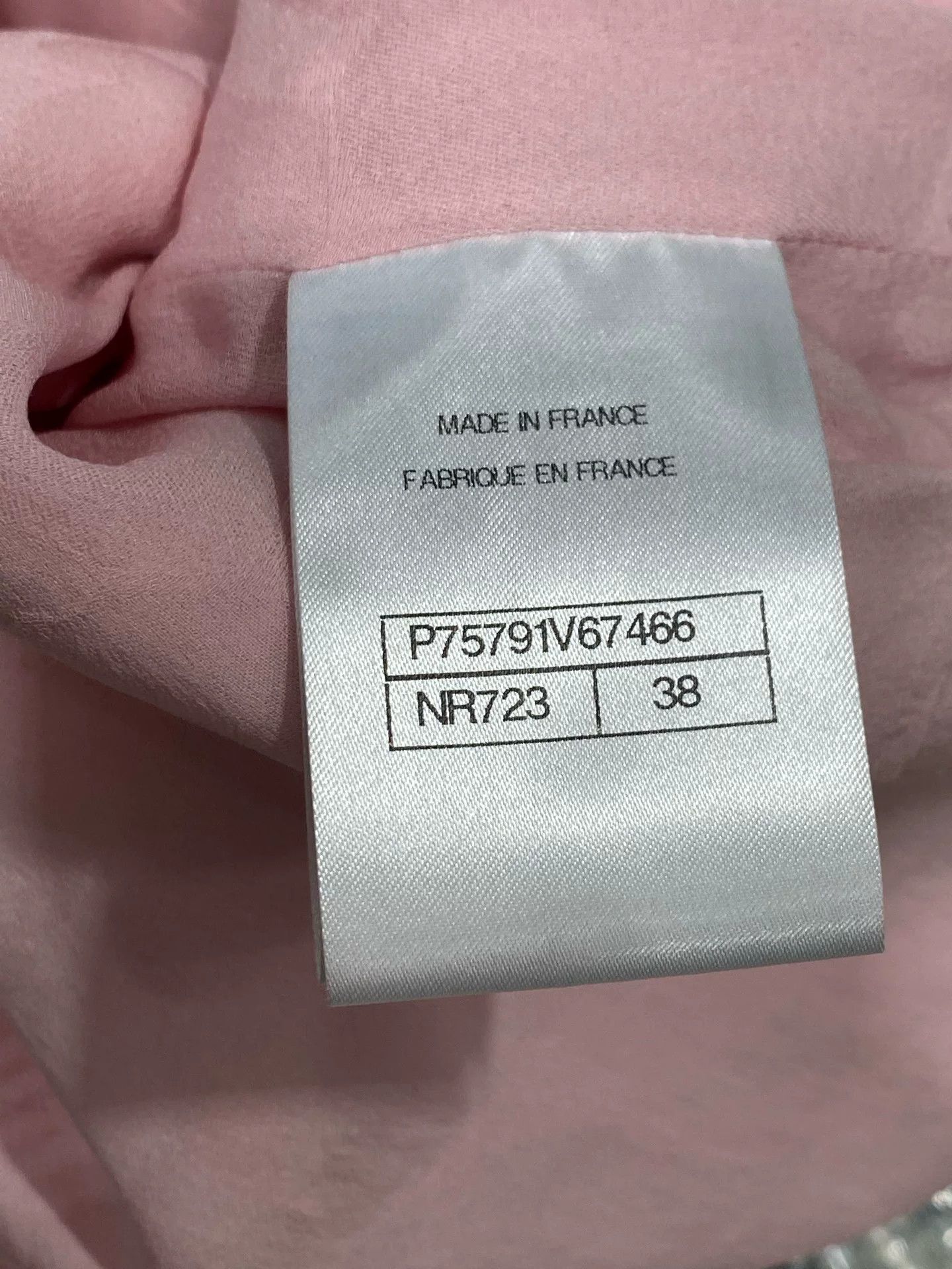 Chanel Chanel Pink Glass Button Jacket FR38 Size US M / EU 48-50 / 2 - 4 Thumbnail