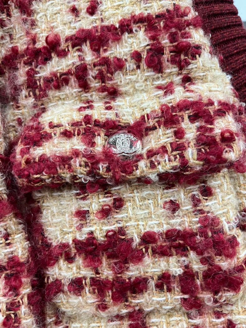 Chanel Chanel 24N Coco Neige Red Tweed Vest Size US S / EU 44-46 / 1 - 2 Thumbnail