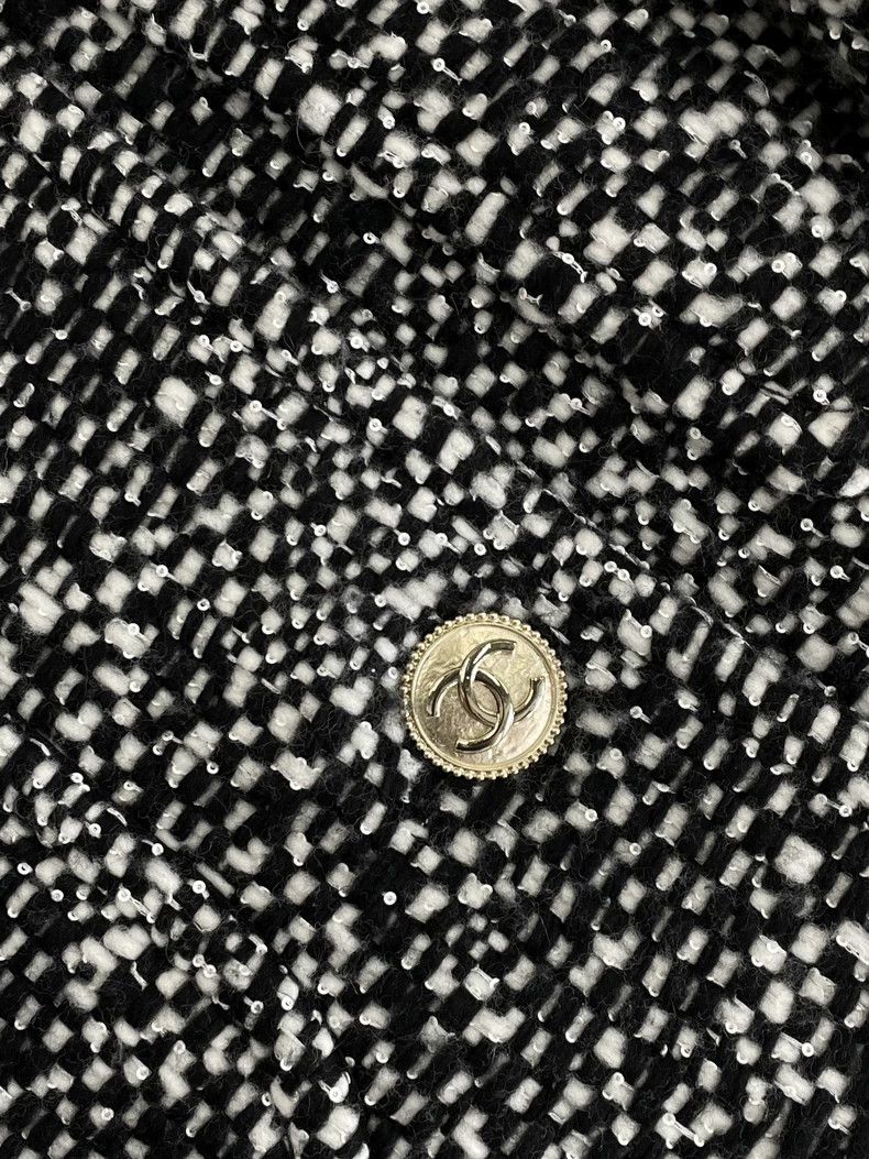 Chanel Chanel 20A Tweed Feather Coat Size US XS / EU 42 / 0 - 3 Thumbnail