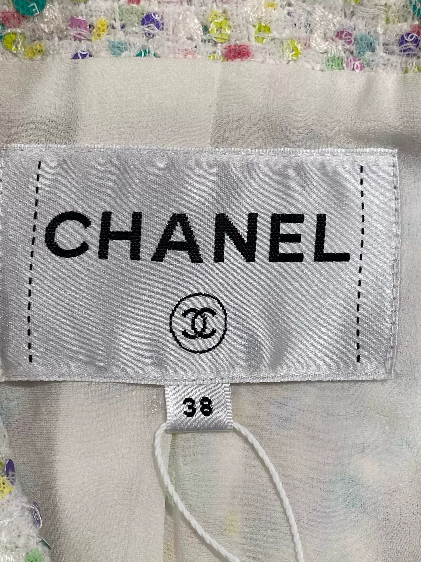 Chanel Chanel 2023 White Tweed Jacket FR38 Size US S / EU 44-46 / 1 - 3 Thumbnail