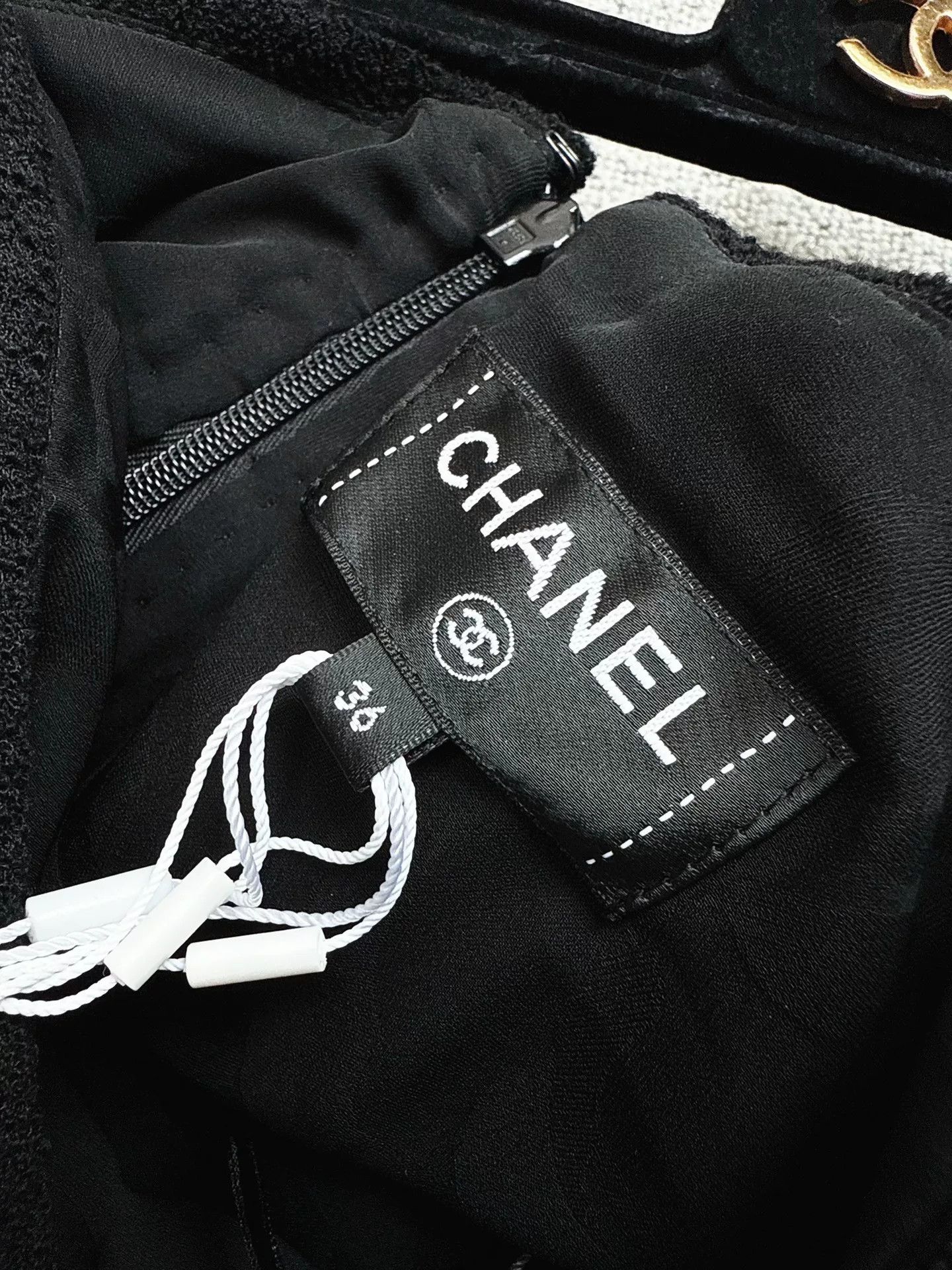 Chanel black silver sequined embroidery midi skirt Size US 36 / EU 52 - 6 Thumbnail