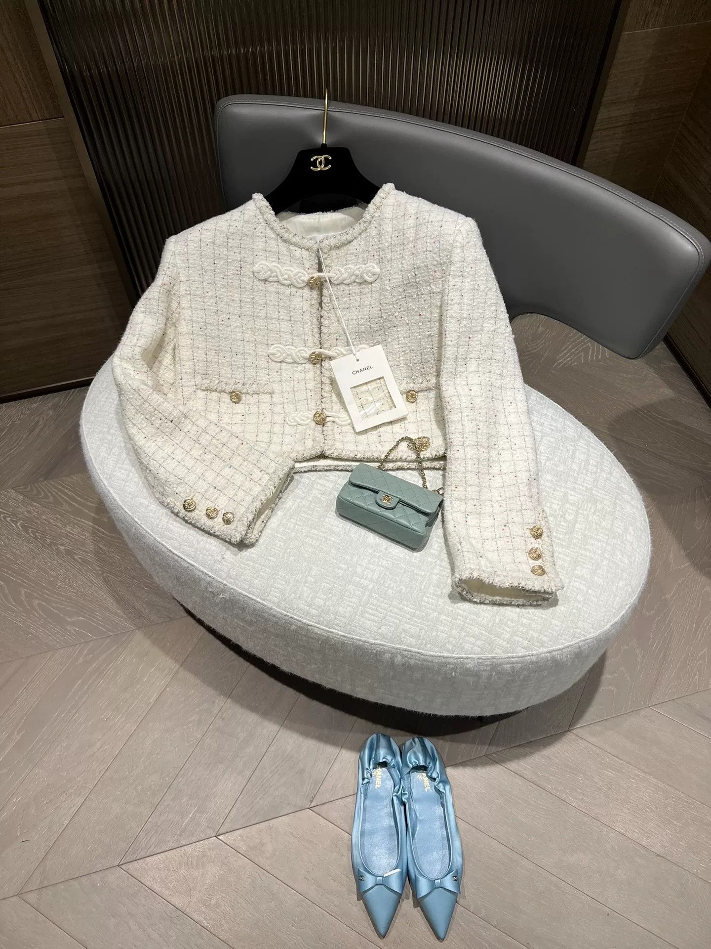 Chanel Chanel 25A White Button Coat Size 36 Size US S / EU 44-46 / 1 - 5 Thumbnail