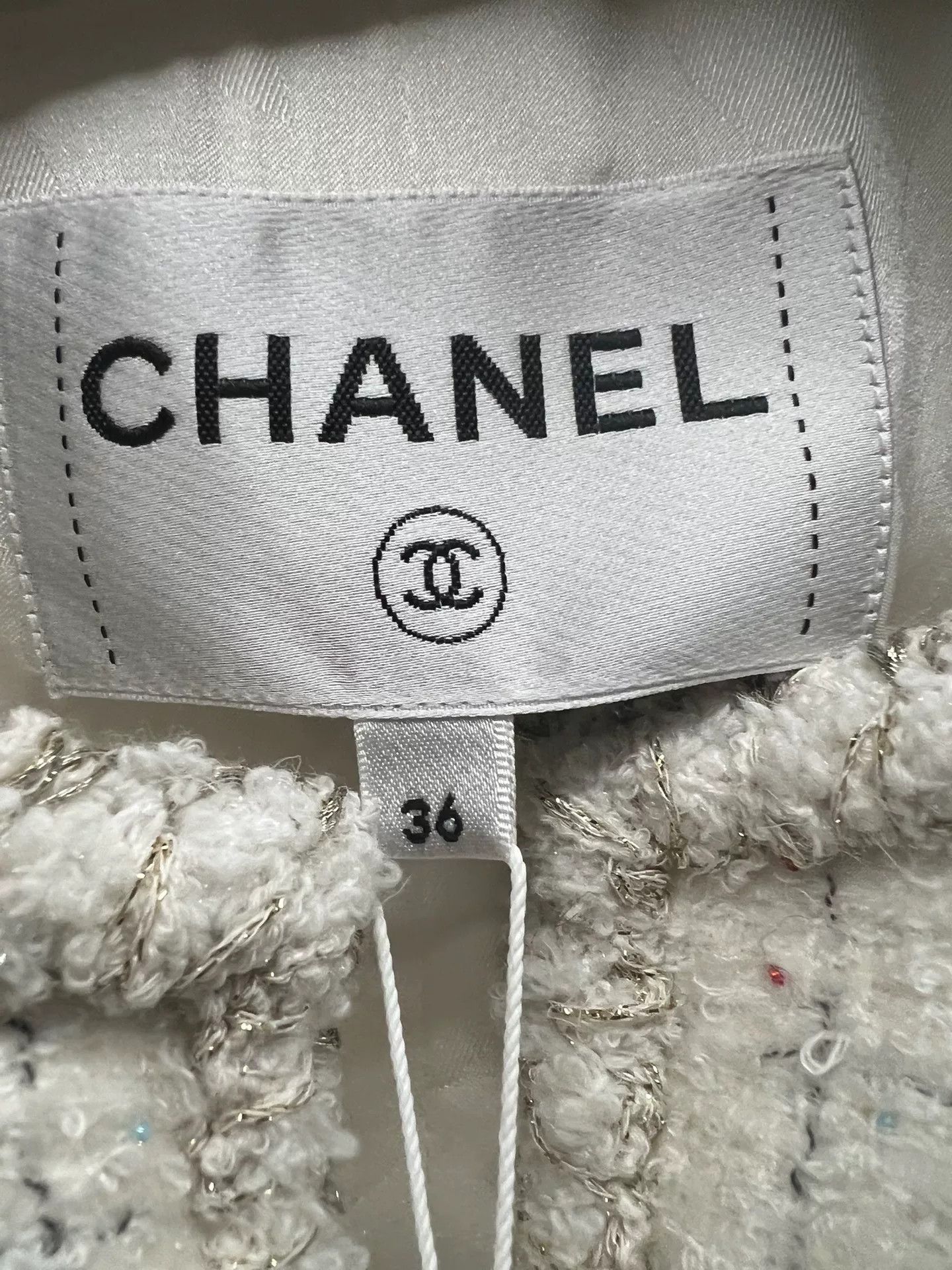 Chanel Chanel 25A White Button Coat Size 36 Size US S / EU 44-46 / 1 - 7 Thumbnail