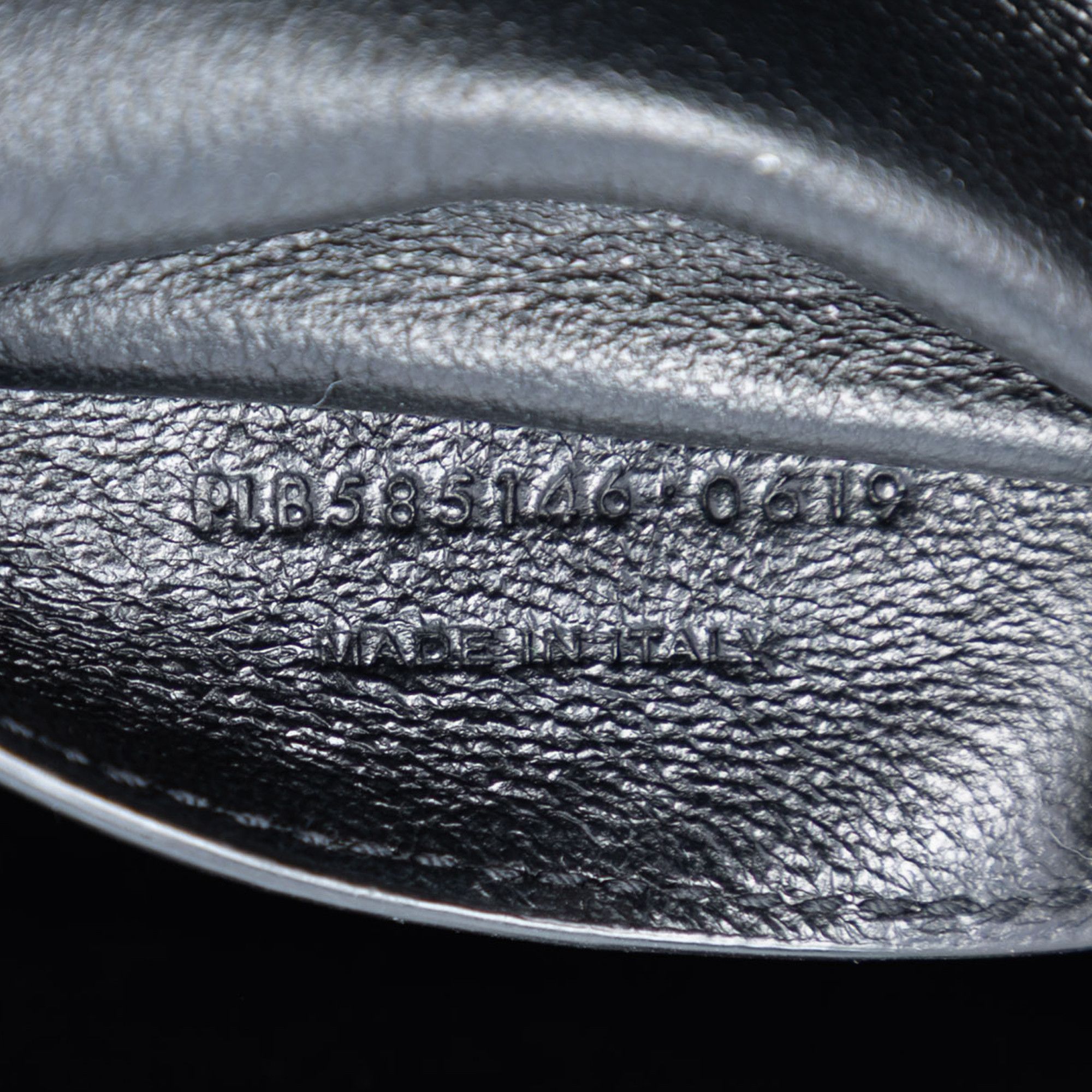 Yves Saint Laurent Yves Saint Laurent Matelasse Patent Monogram Vicky Vanity Bag Size ONE SIZE - 6 Thumbnail