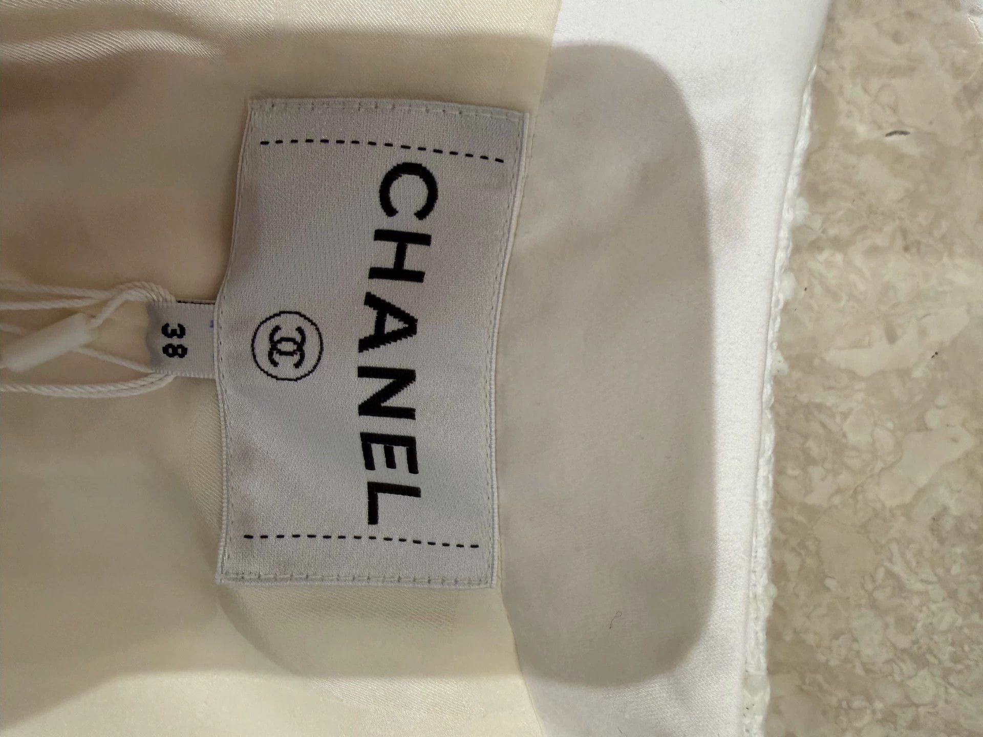 Chanel Chanel 22C Embellished White Jacket Size US XS / EU 42 / 0 - 3 Thumbnail