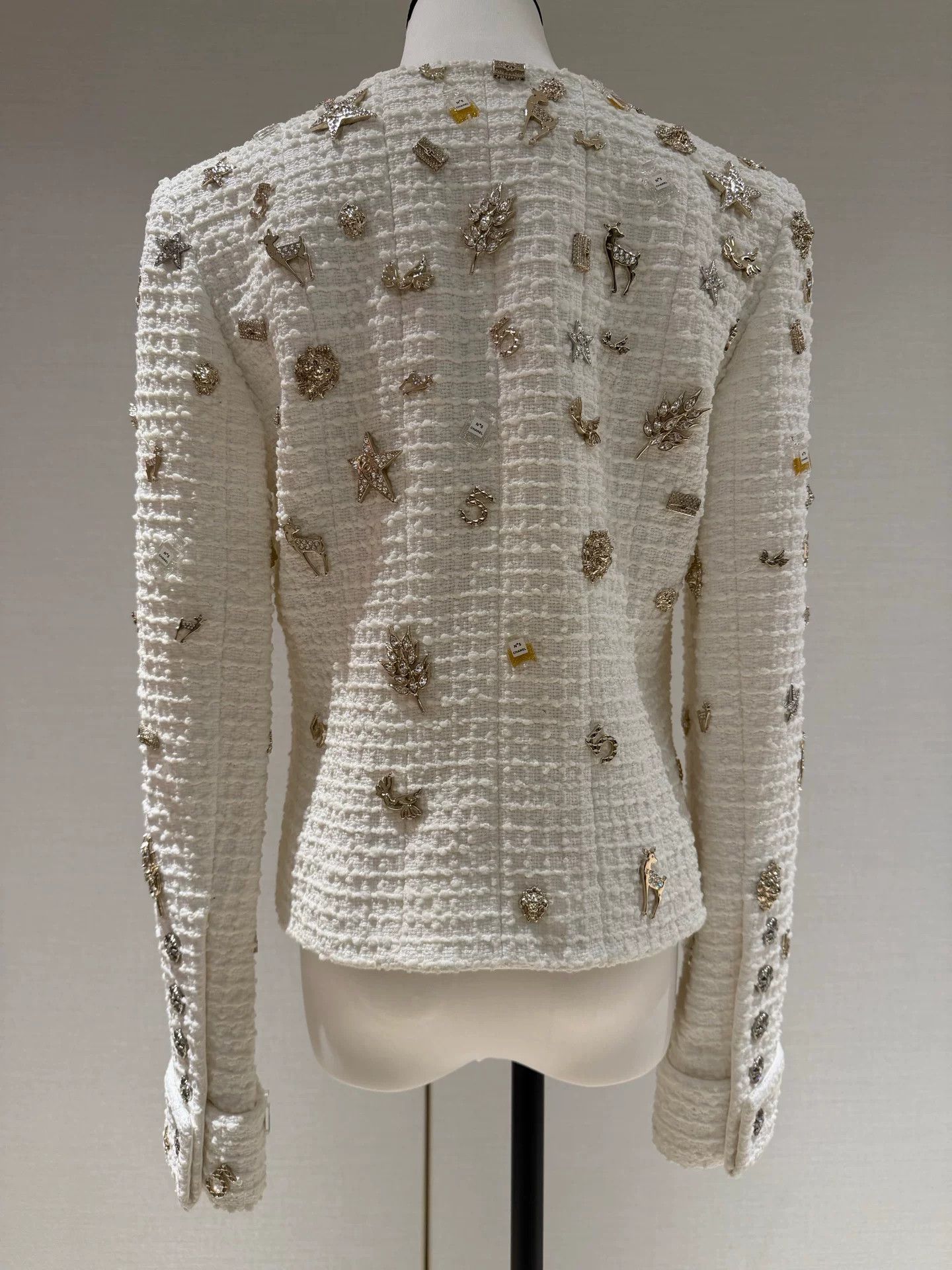 Chanel Chanel 22C Embellished White Jacket Size US XS / EU 42 / 0 - 2 Thumbnail