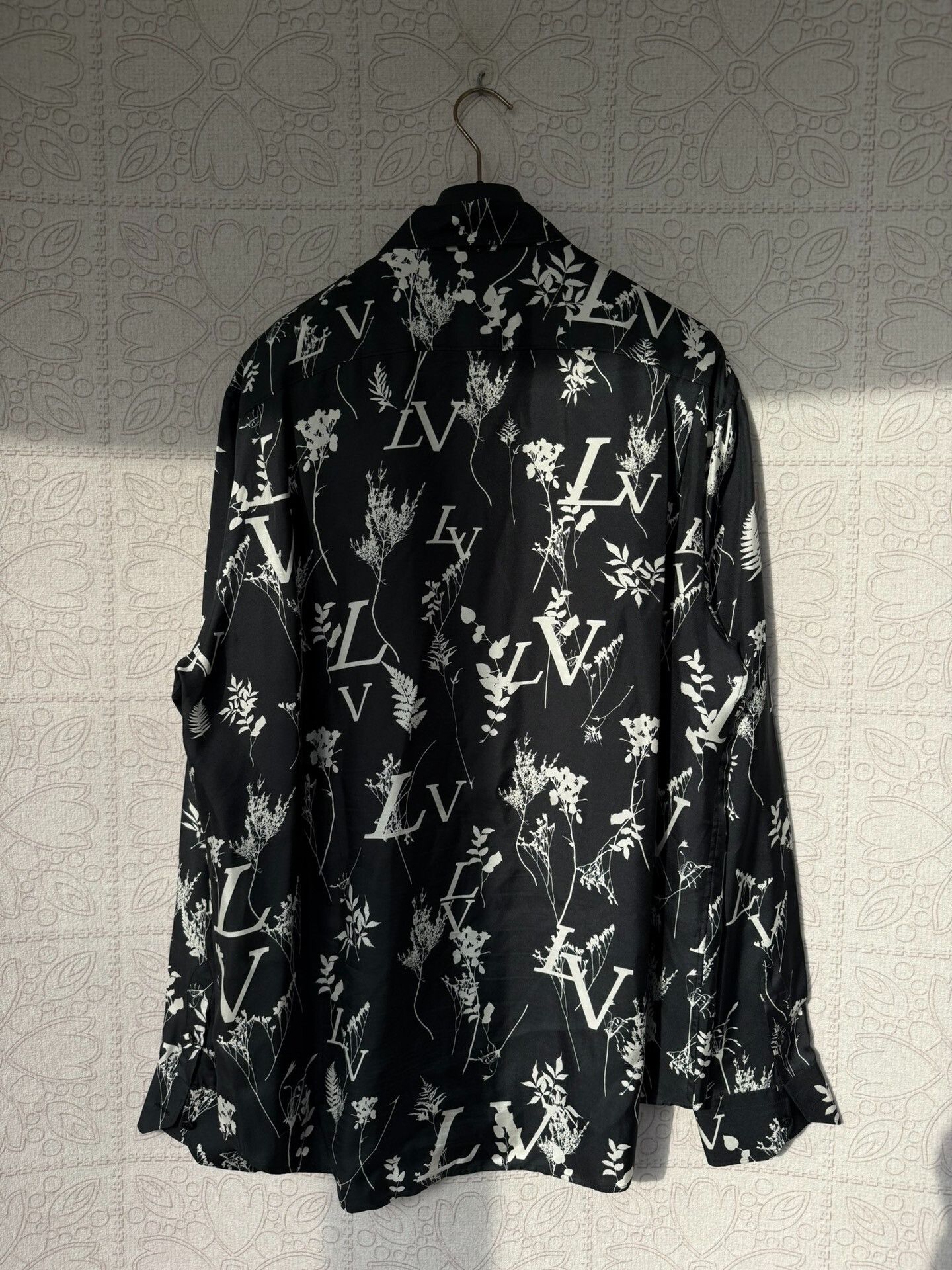 Louis Vuitton louis vuitton silk shirt with floral print Size XXL / US 16-18 / IT 52-54 - 2 Thumbnail