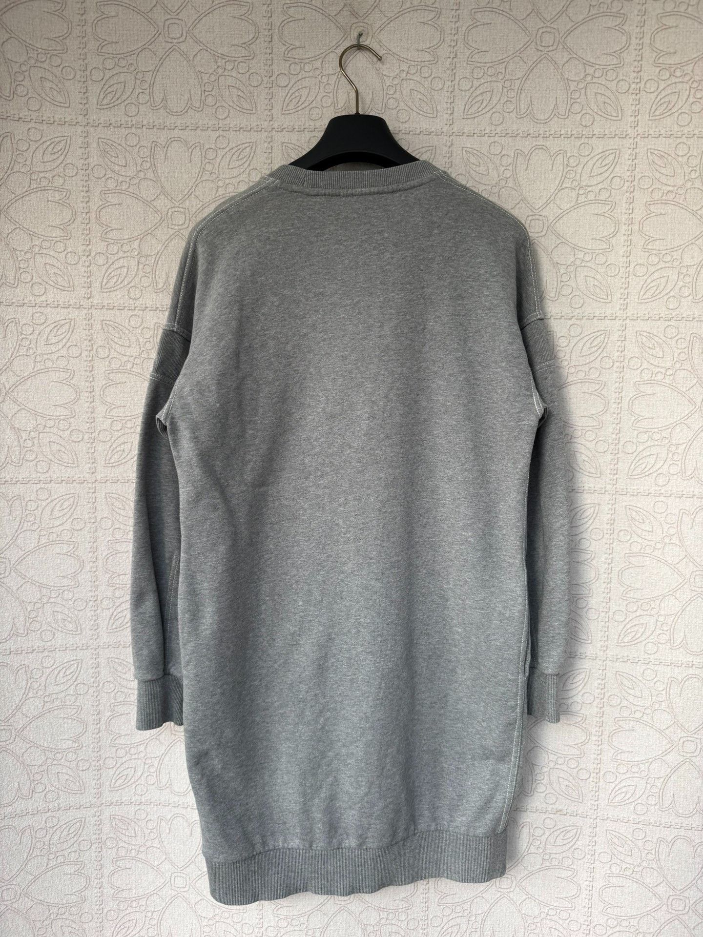 Burberry Burberry Long Logo Sweatshirt in Gray Size ONE SIZE - 2 Thumbnail